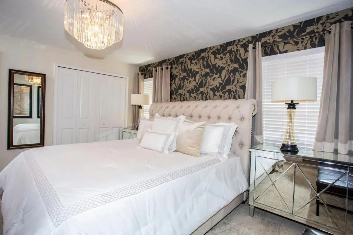 Bed in Four Bedrooms at StoreyLakeResort 3063