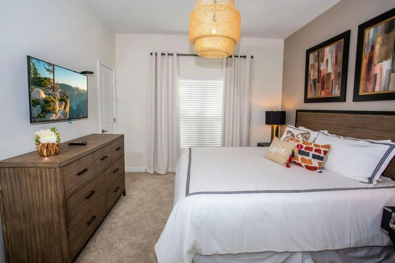 Bed in Four Bedrooms at StoreyLakeResort 3063