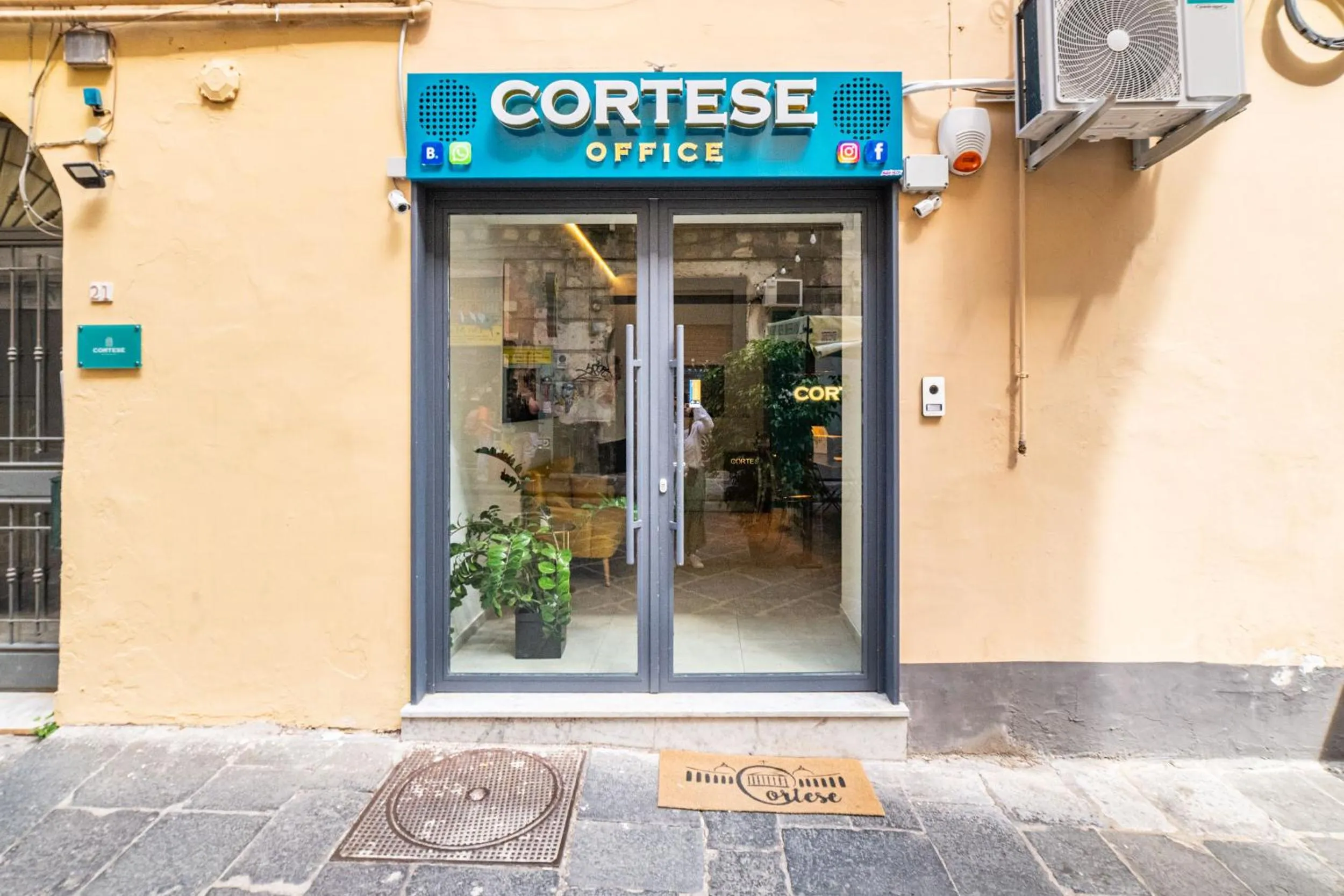 Facade/entrance in Cortese