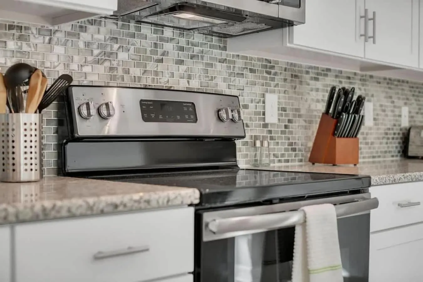 Five Bedrooms Single Family 4759