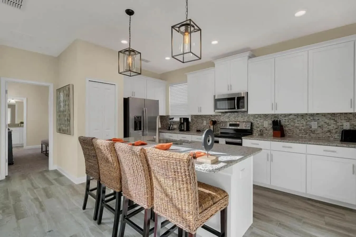 Five Bedrooms Single Family 4759