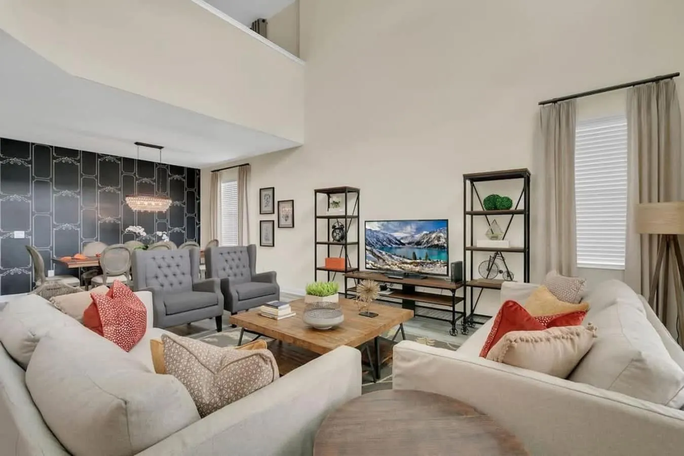 Five Bedrooms Single Family 4759