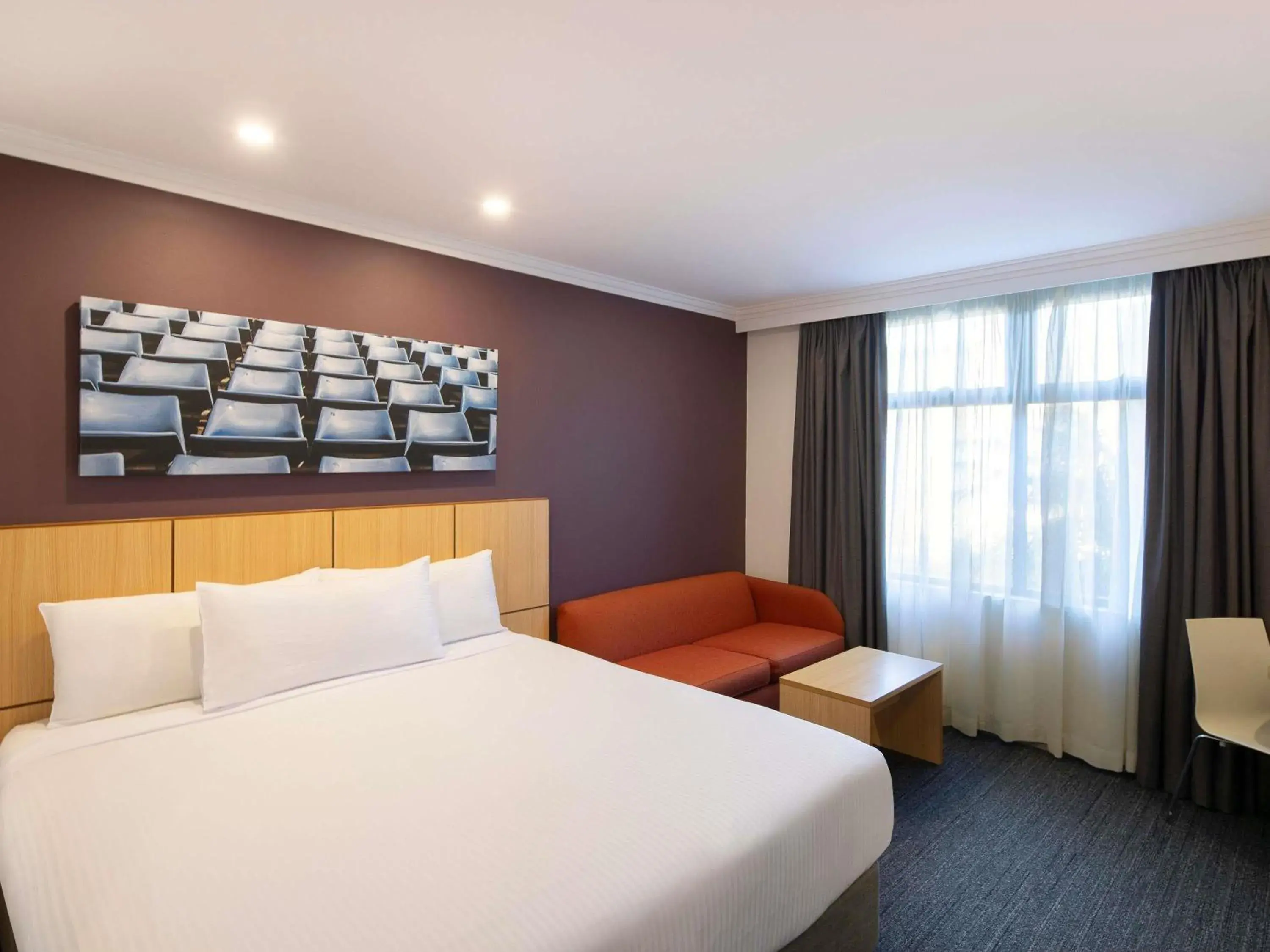 Standard Queen Room in Mercure Sydney Blacktown Standard Queen Room in Mercure Sydney Blacktown
