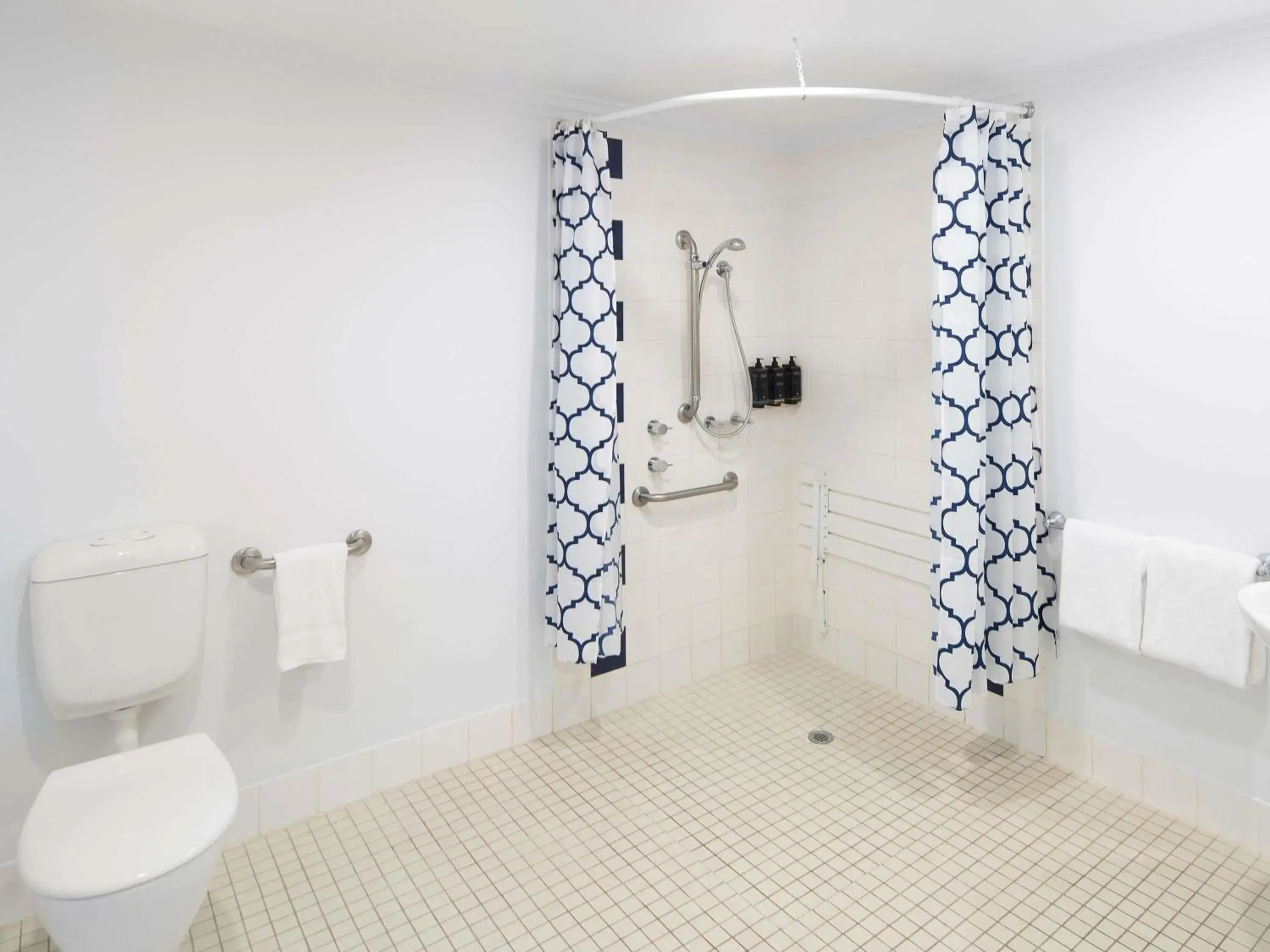 Bedroom in Mercure Sydney Blacktown Bedroom in Mercure Sydney Blacktown