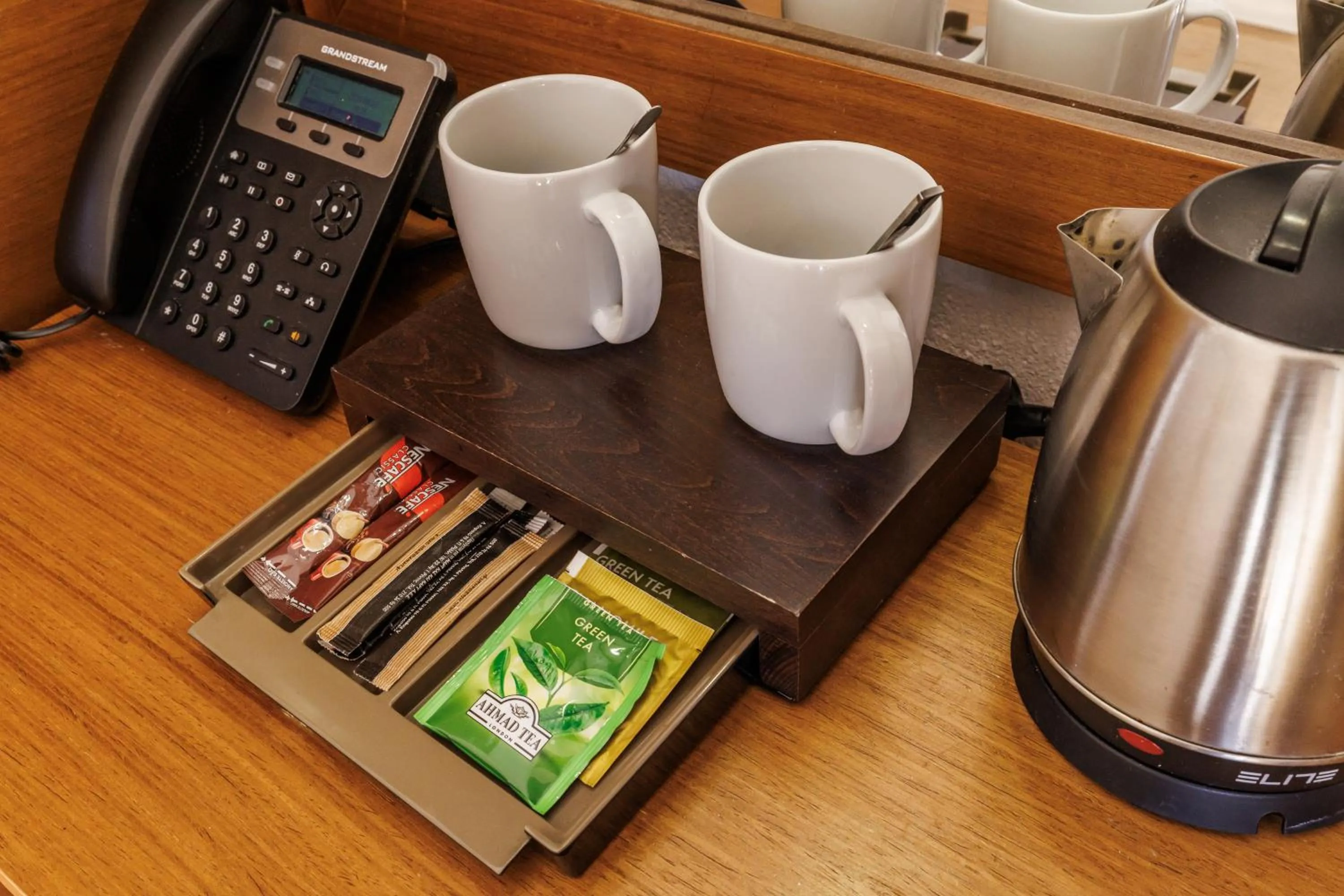 Coffee/tea facilities in Blue Green Bay