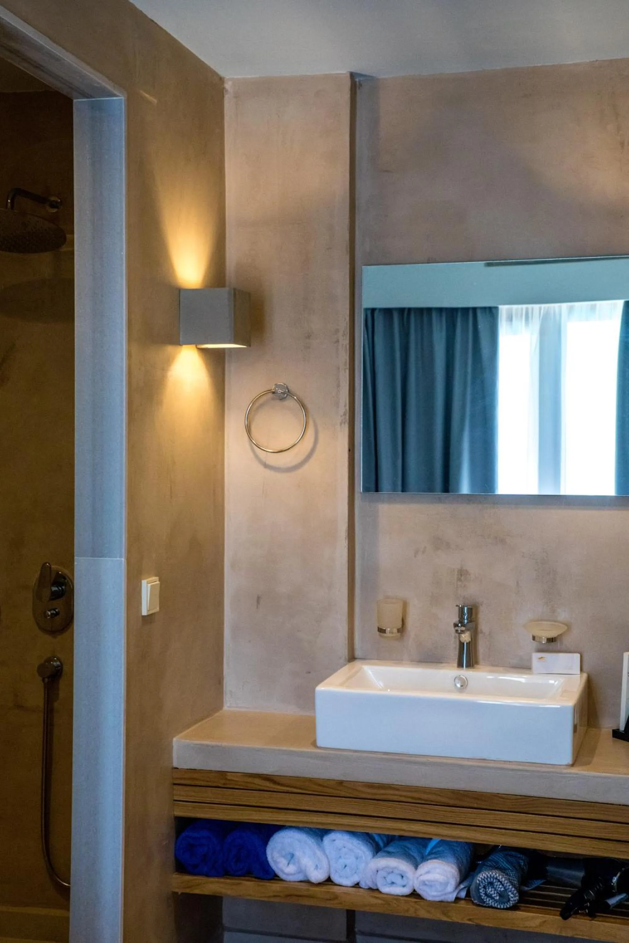 Shower in Blue Green Bay