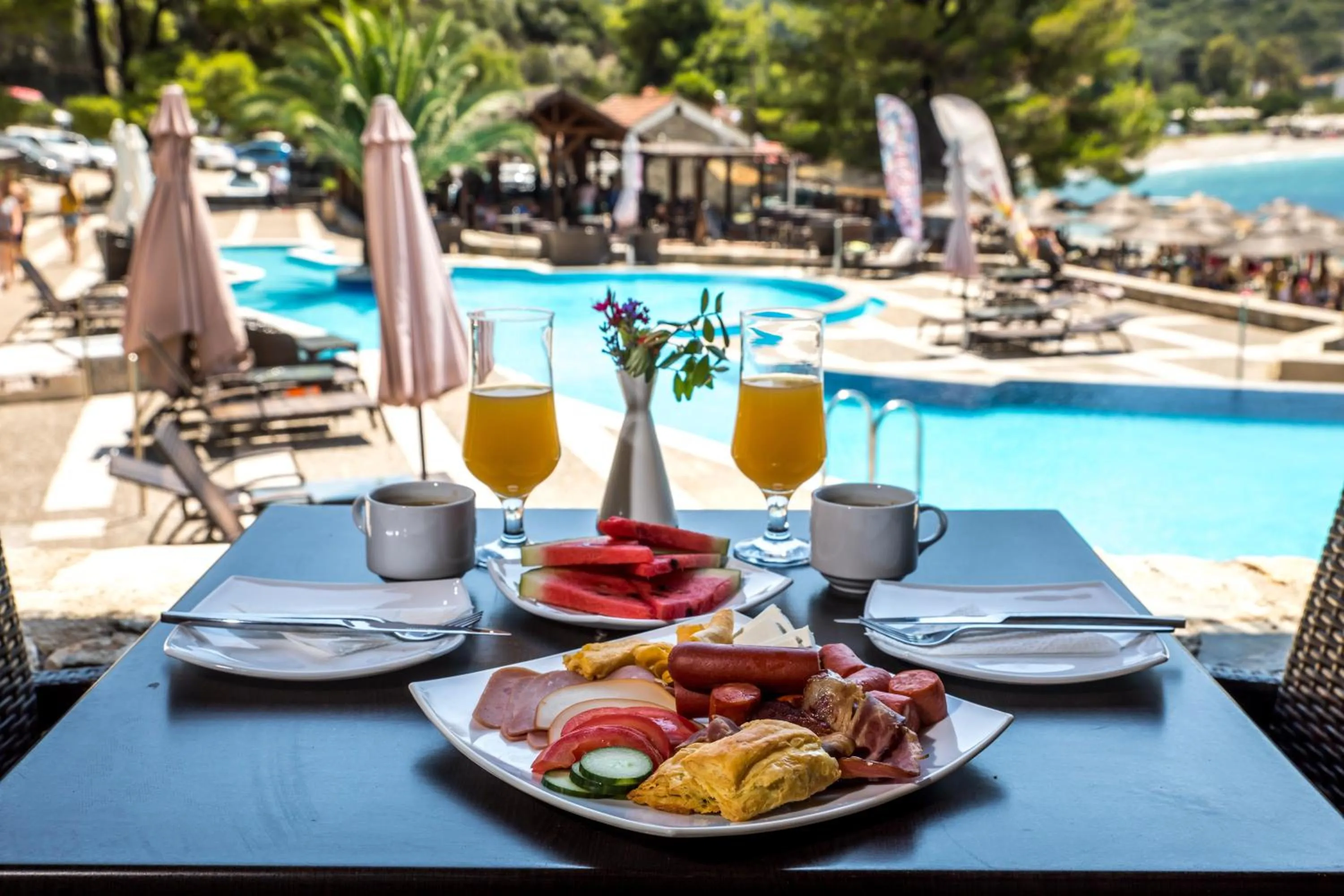 Restaurant/places to eat in Blue Green Bay