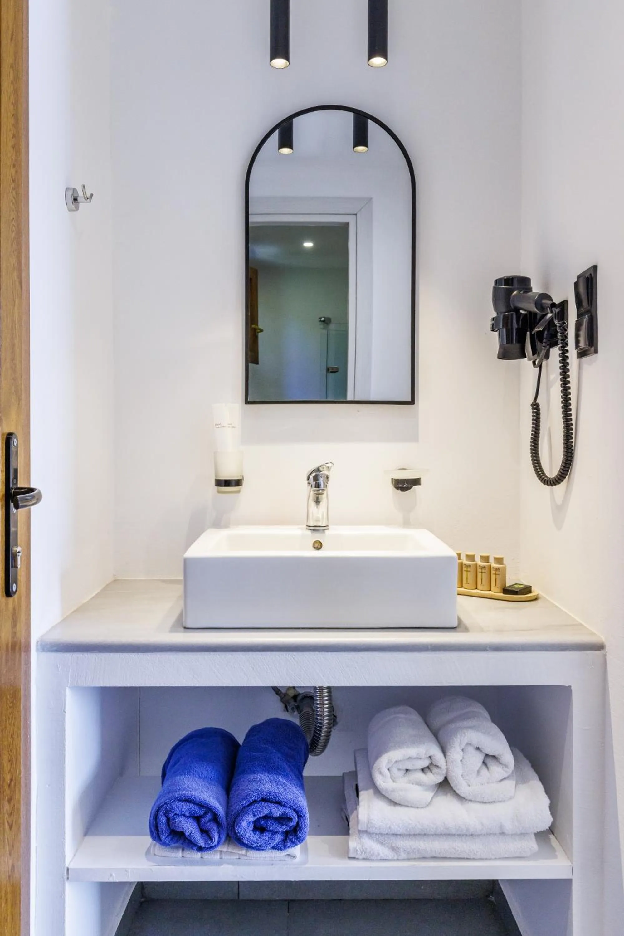 Bathroom in Blue Green Bay