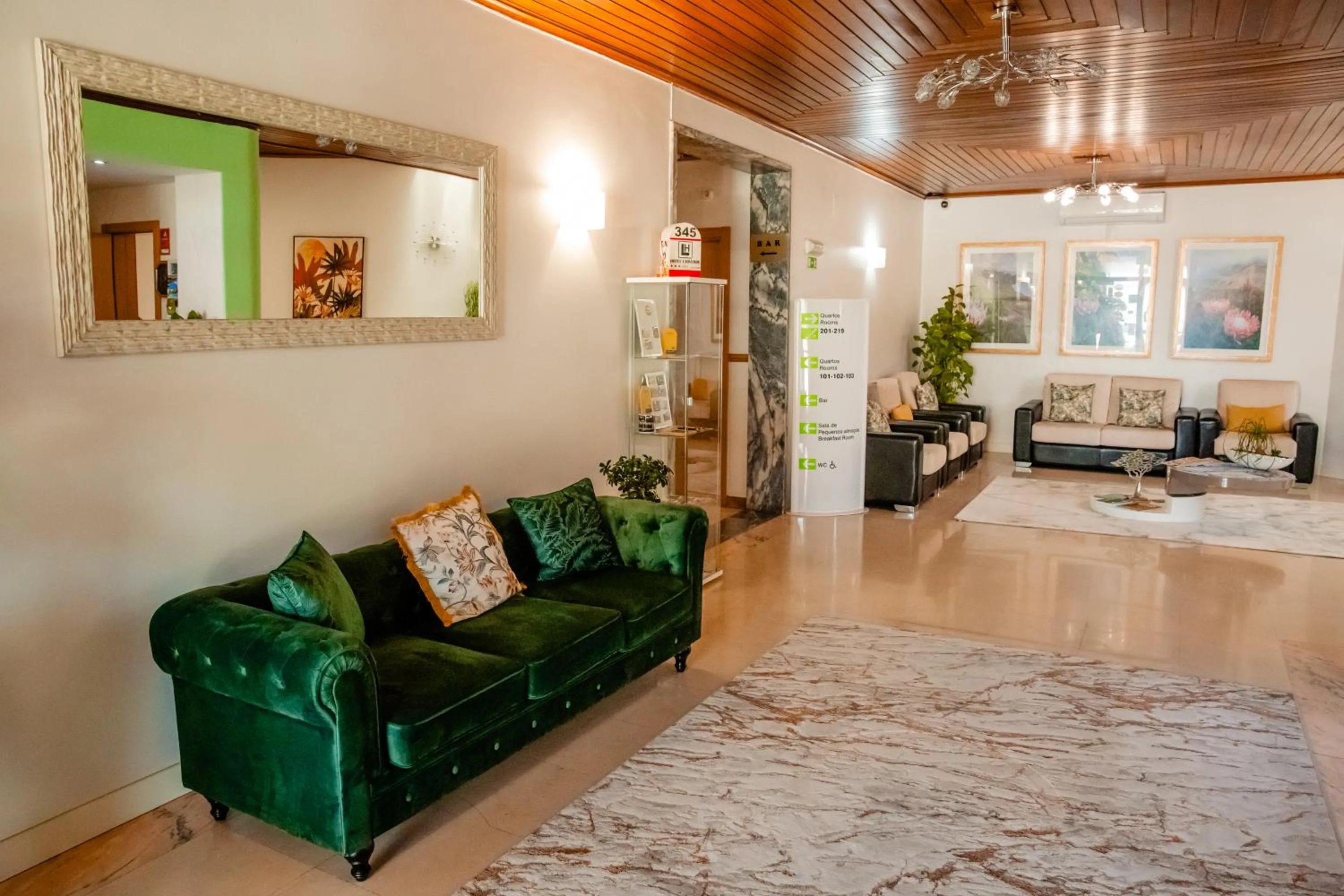 Living room in Hotel Larverde