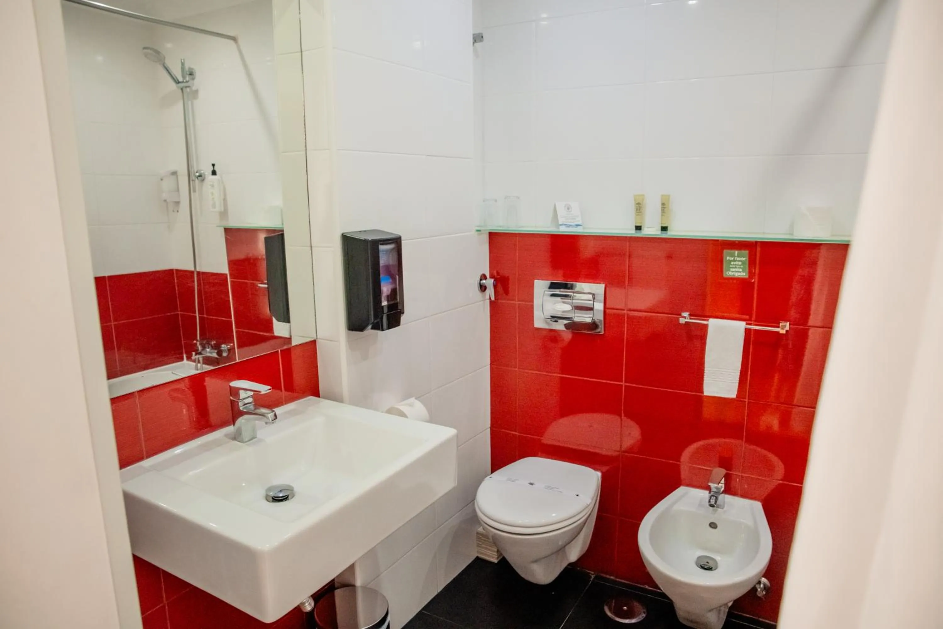 Bathroom in Hotel Larverde