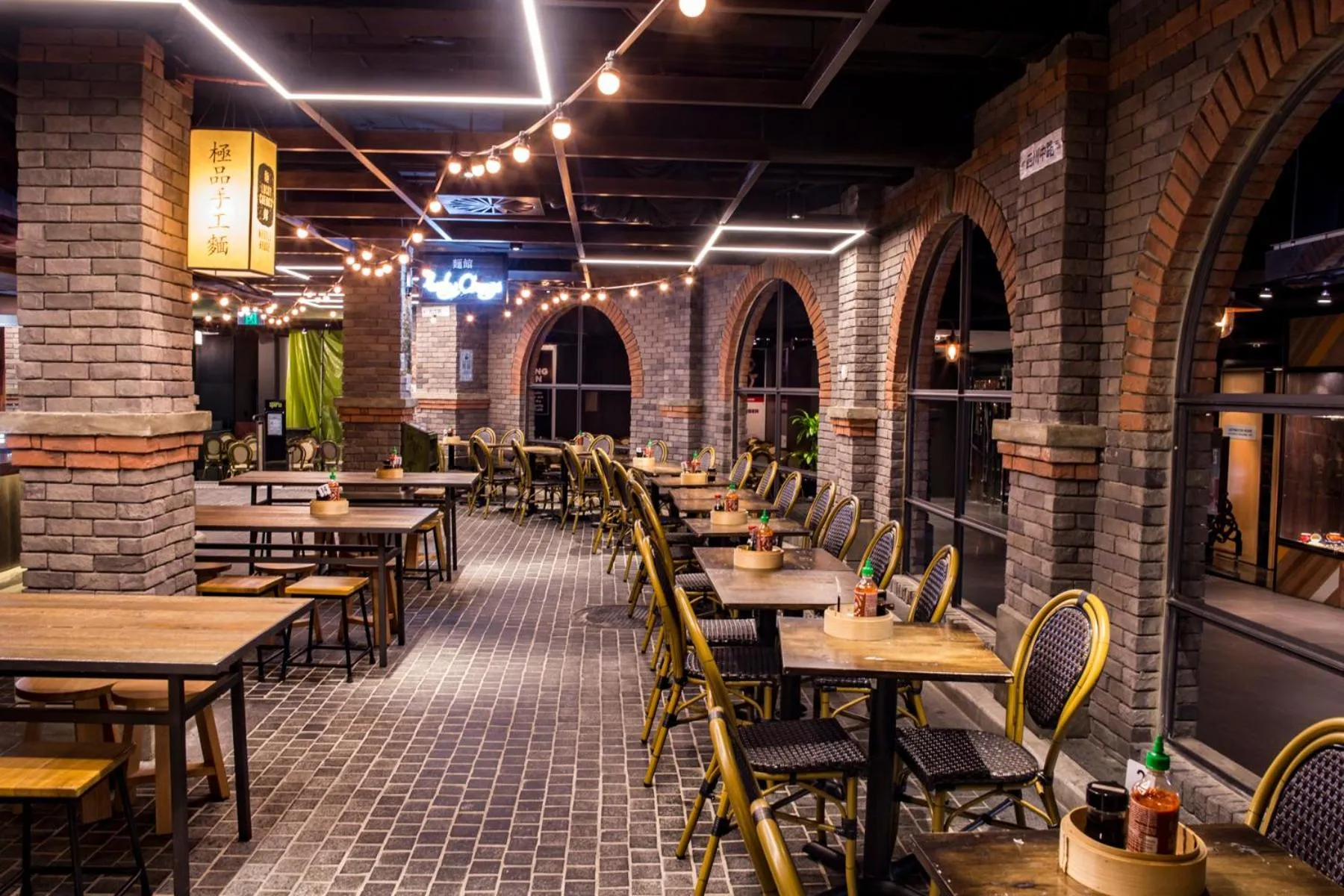 Restaurant/places to eat in Mercure Sydney Bankstown