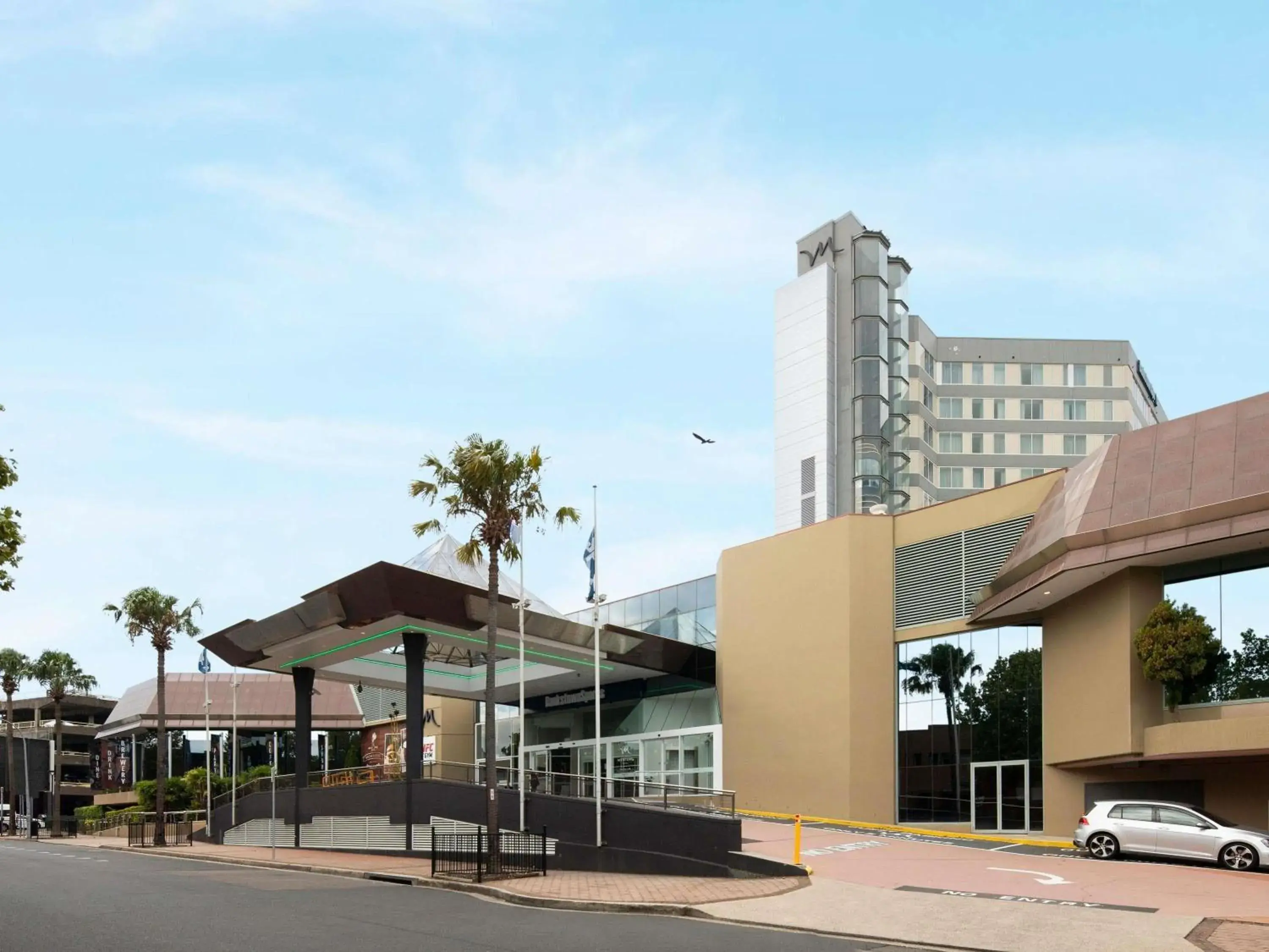 Property building in Mercure Sydney Bankstown Property building in Mercure Sydney Bankstown