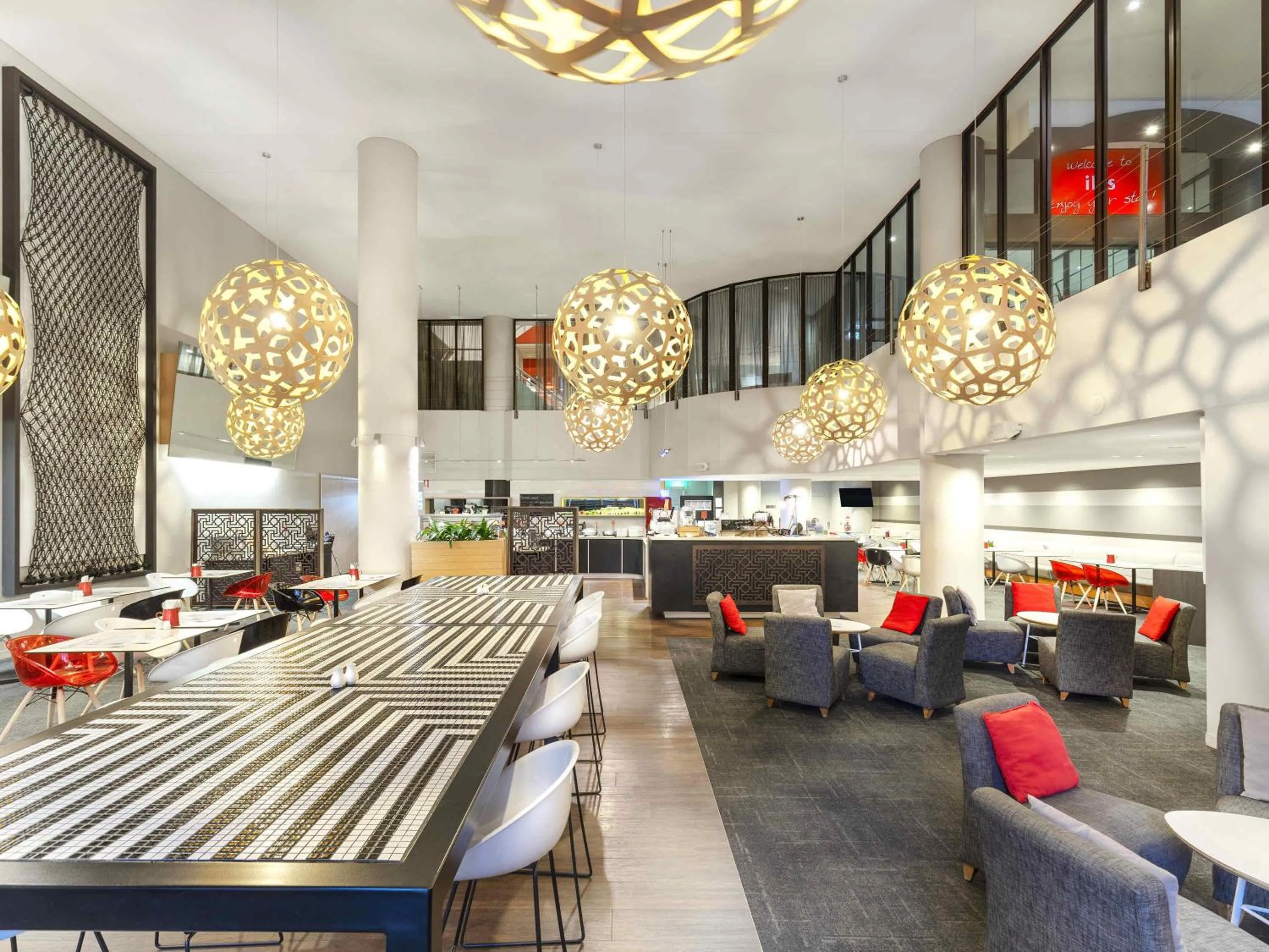 Breakfast in ibis Melbourne Hotel and Apartments