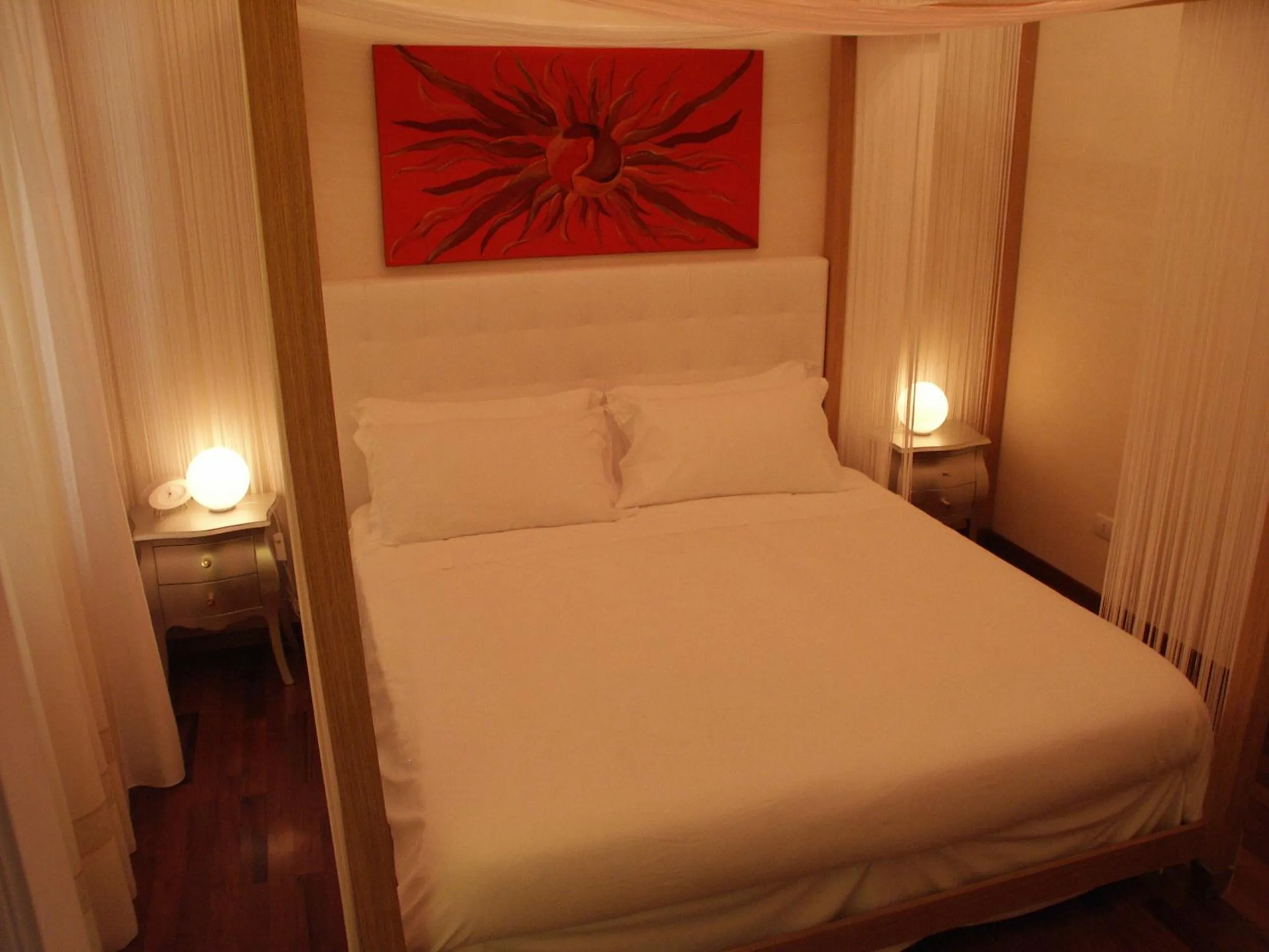 Photo of the whole room, Bed in La Via della Giudecca