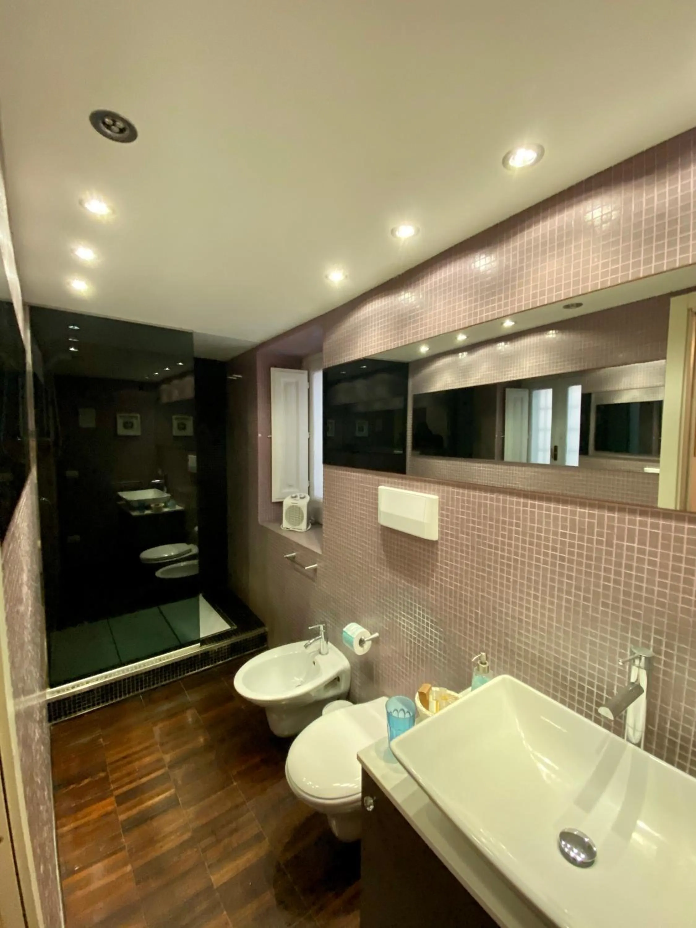 Toilet in La Via della Giudecca