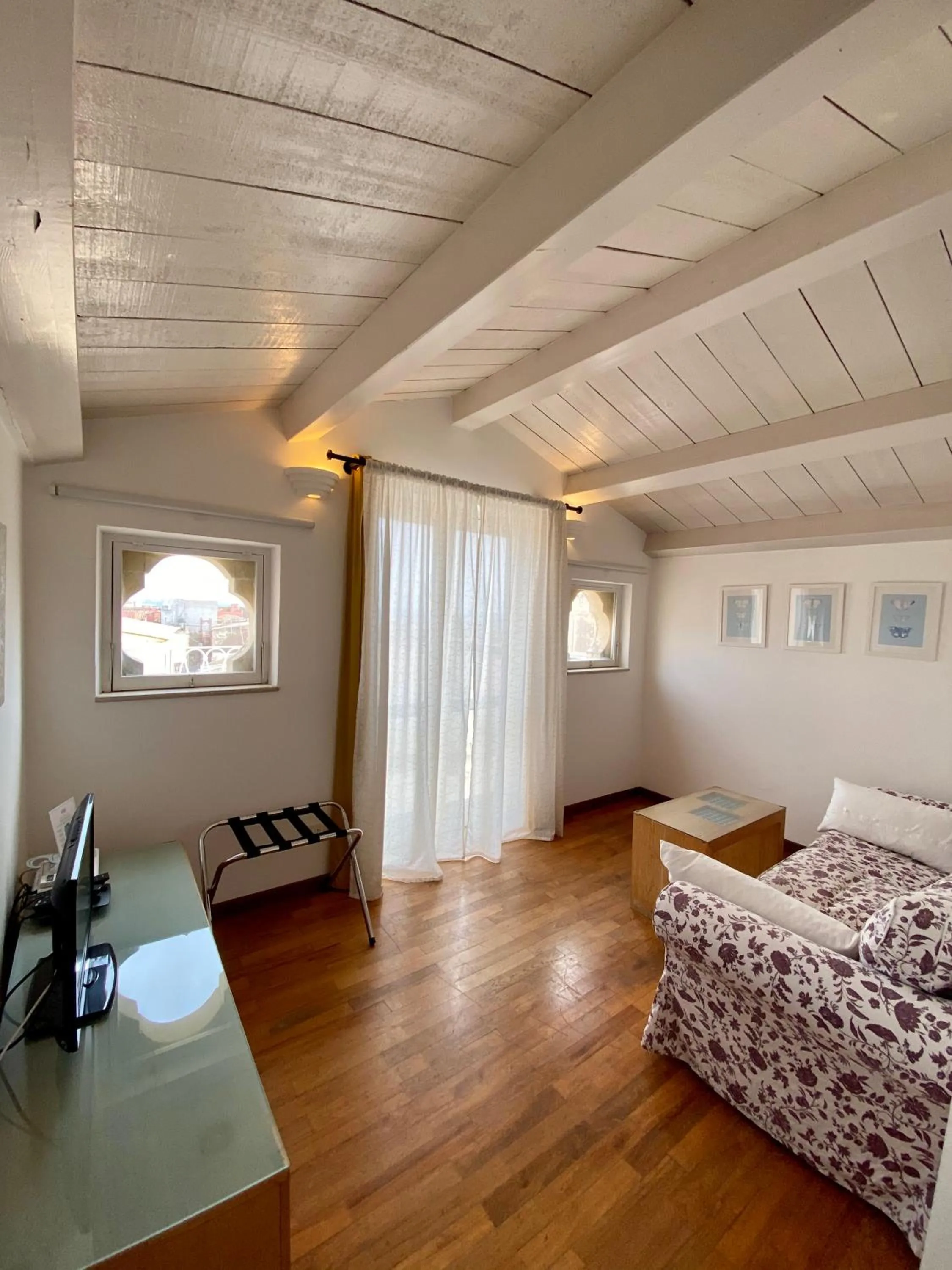 Living room, Bed in La Via della Giudecca