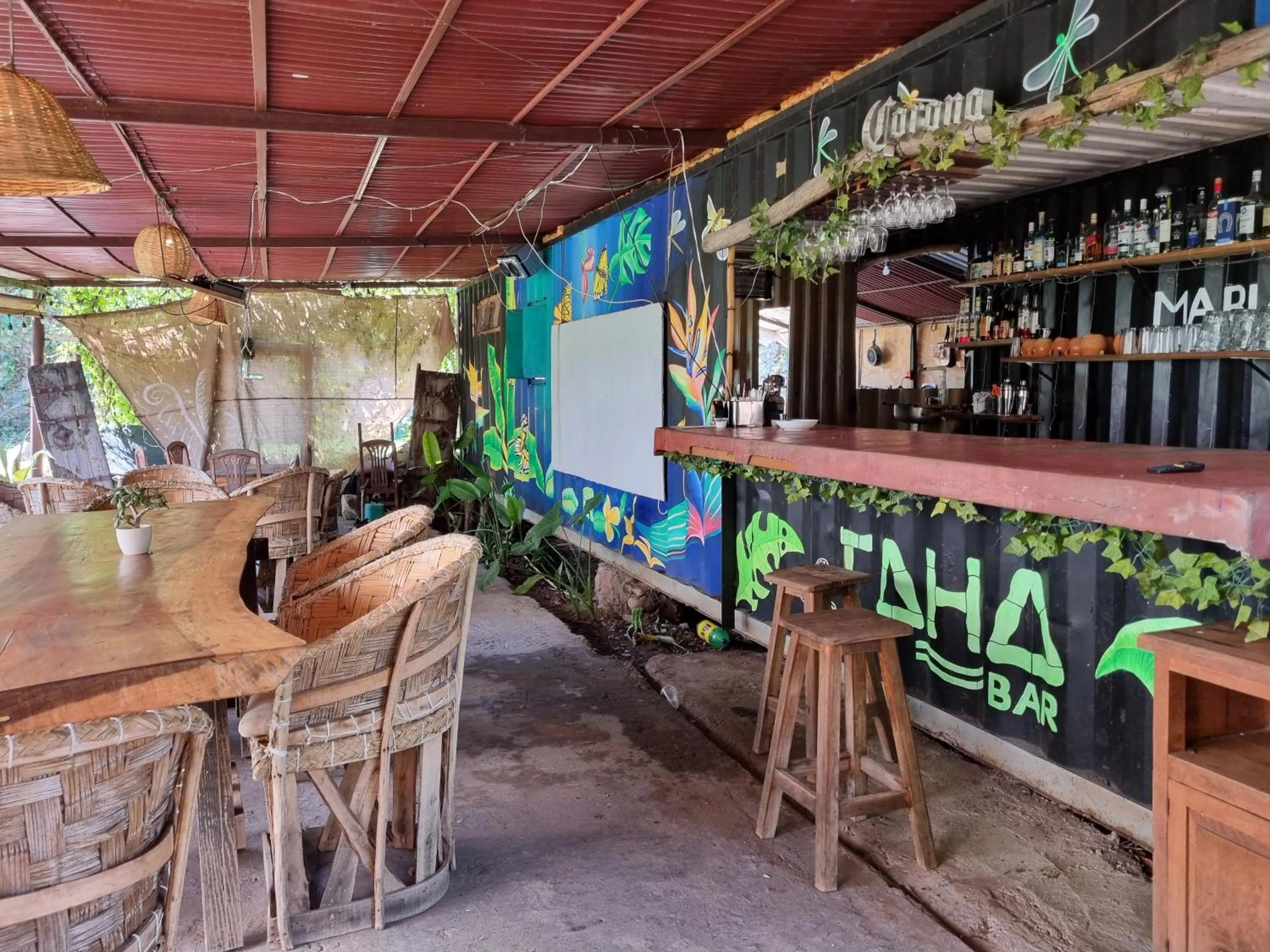 Restaurant/places to eat in Eco Hotel Tahawi