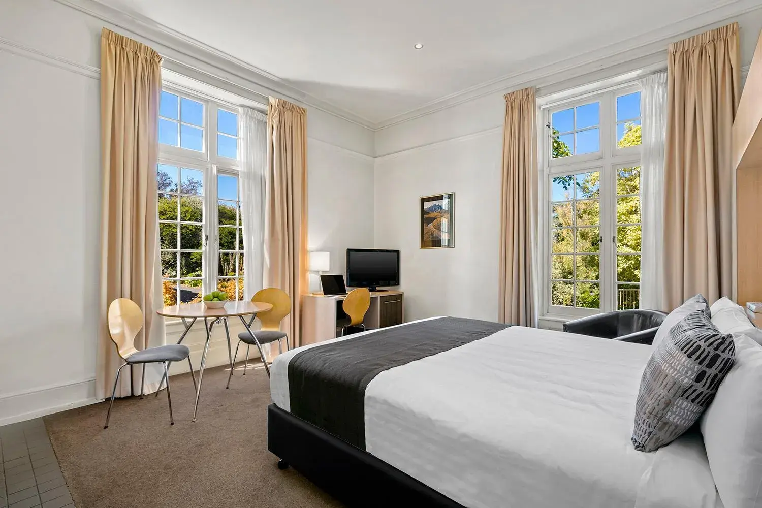 Bed in Quest Trinity House Bed in Quest Trinity House