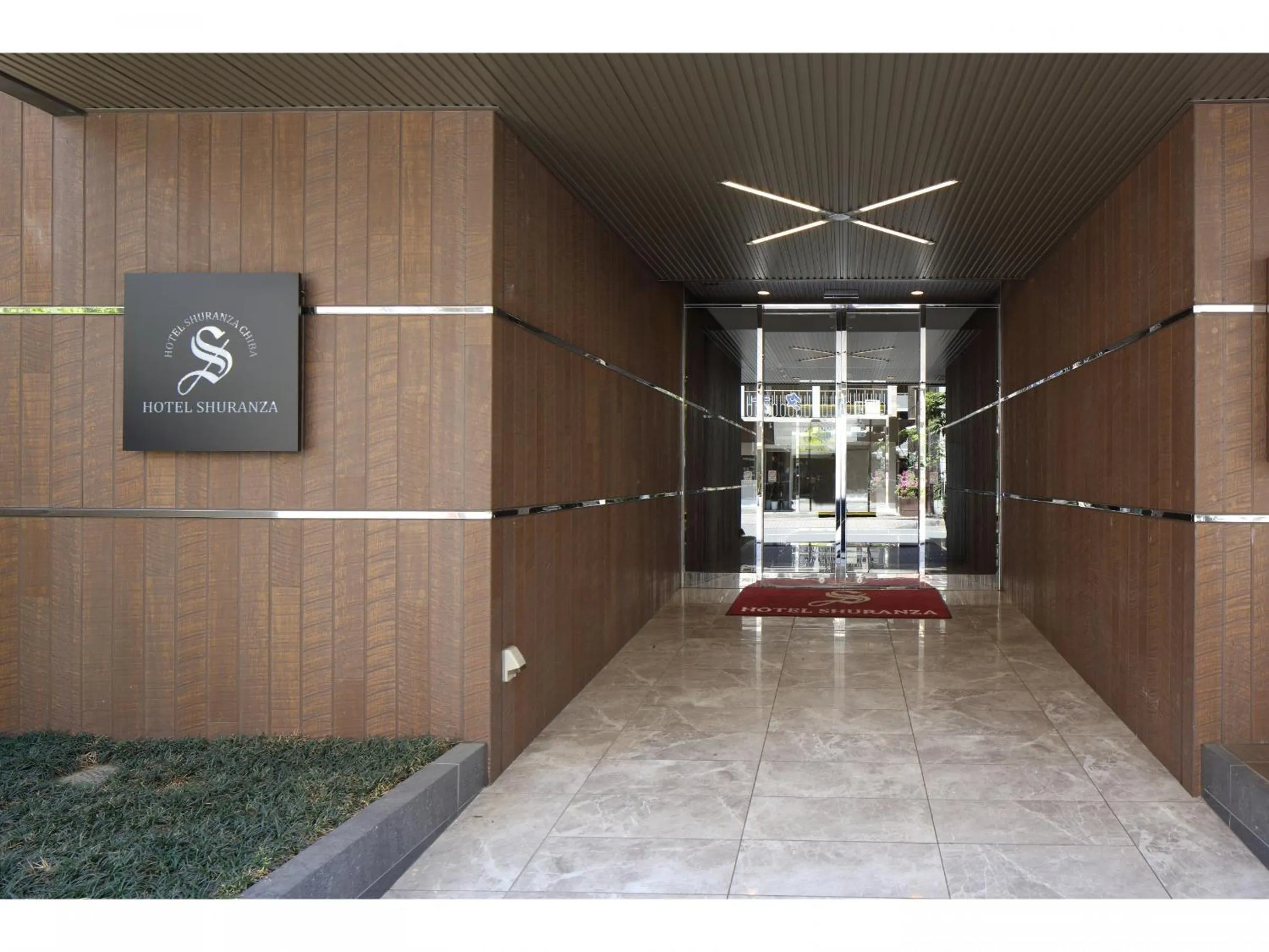Facade/entrance in Hotel Shuranza Chiba
