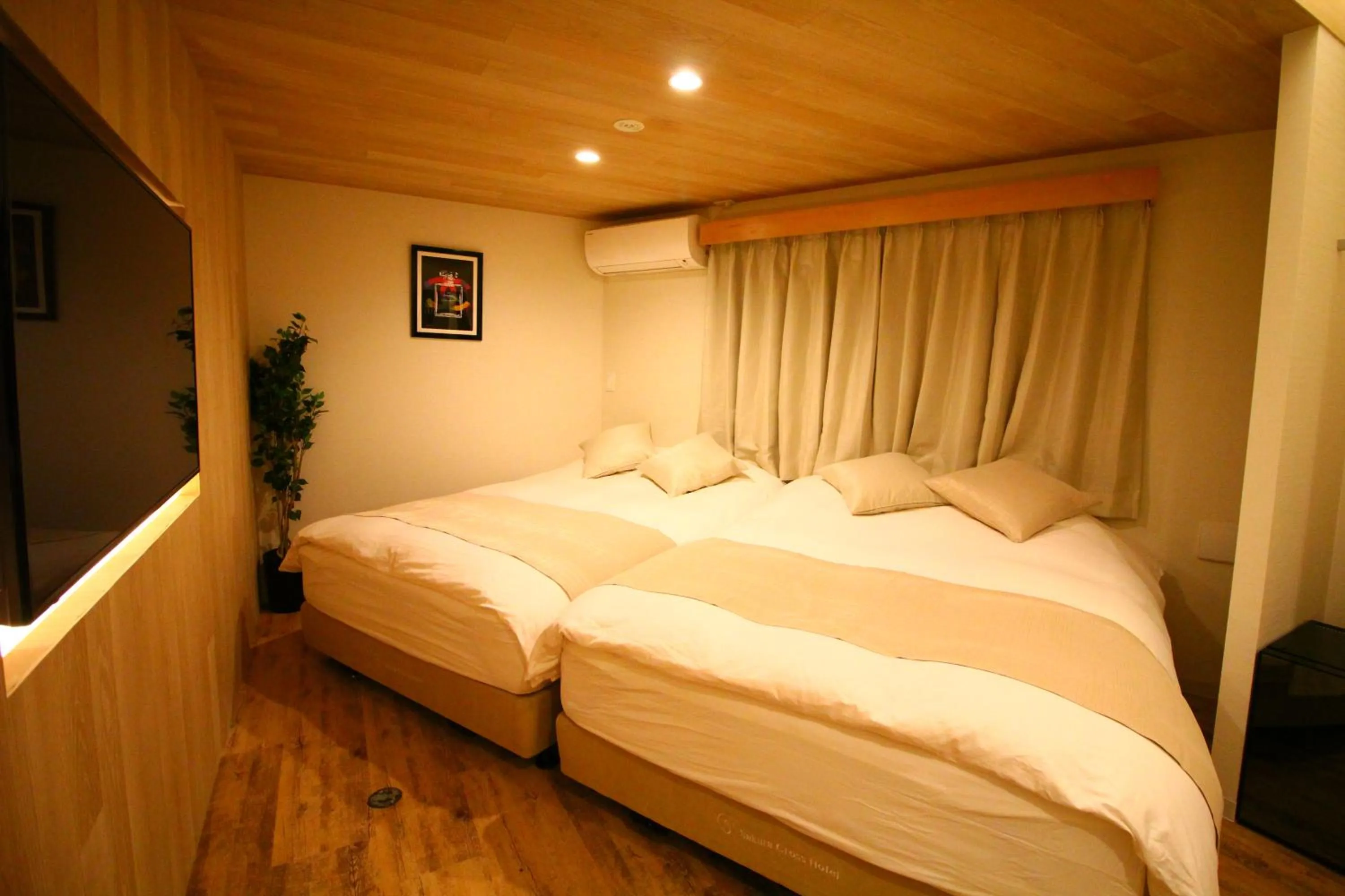 Photo of the whole room, Bed in Sakura Cross Hotel Shinjuku East