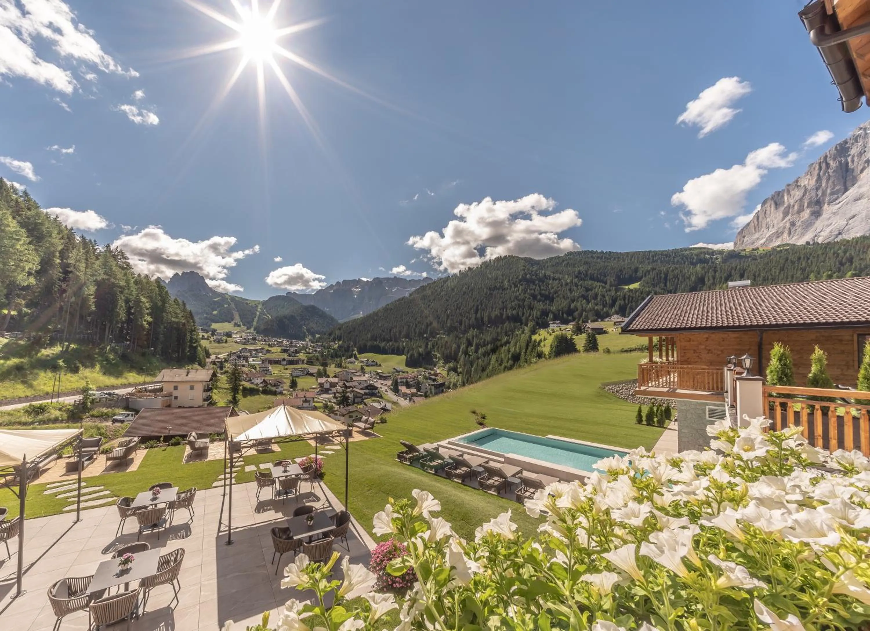 Swimming pool in Hotel Rodella