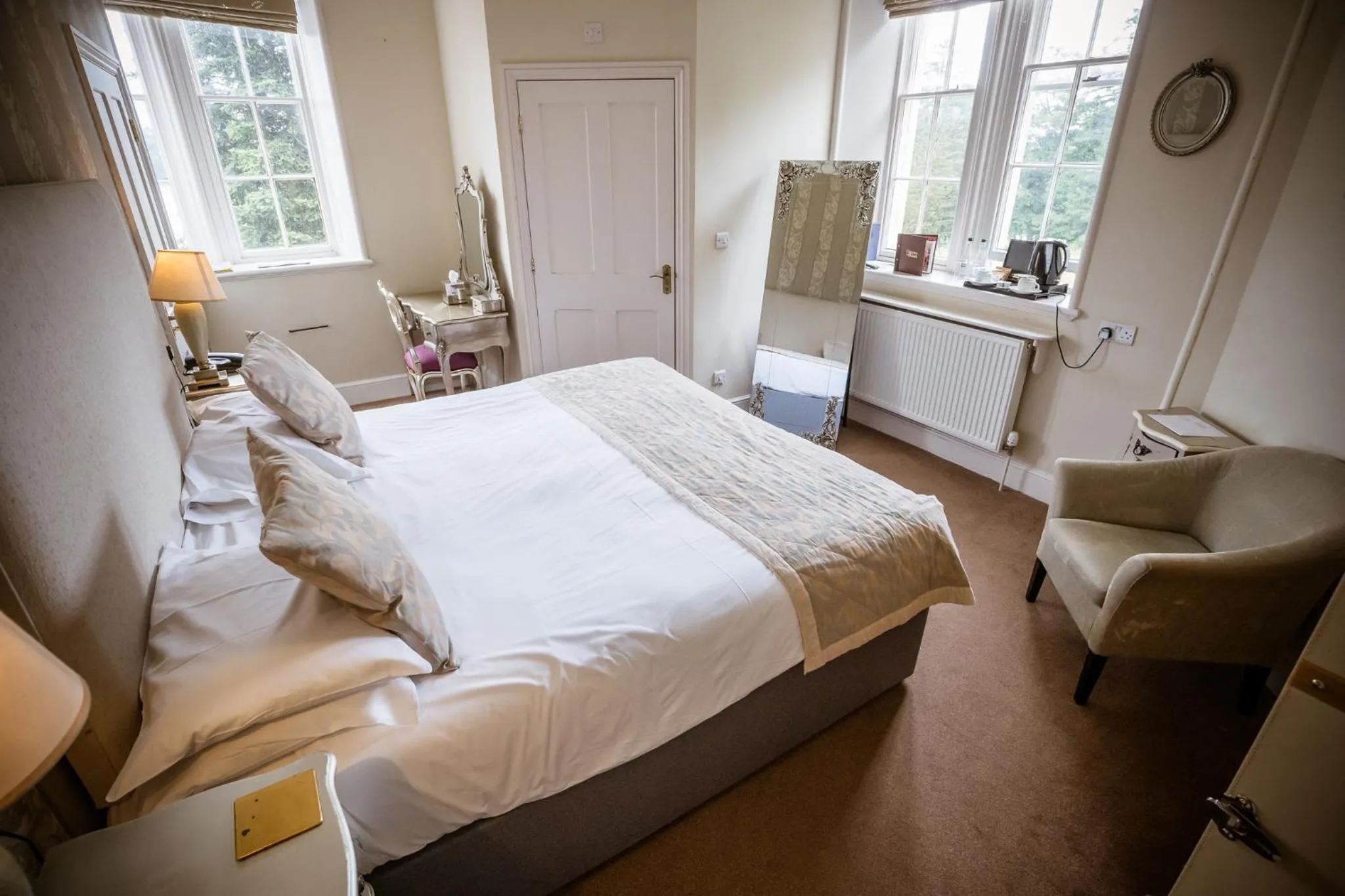 Photo of the whole room, Bed in Château Rhianfa