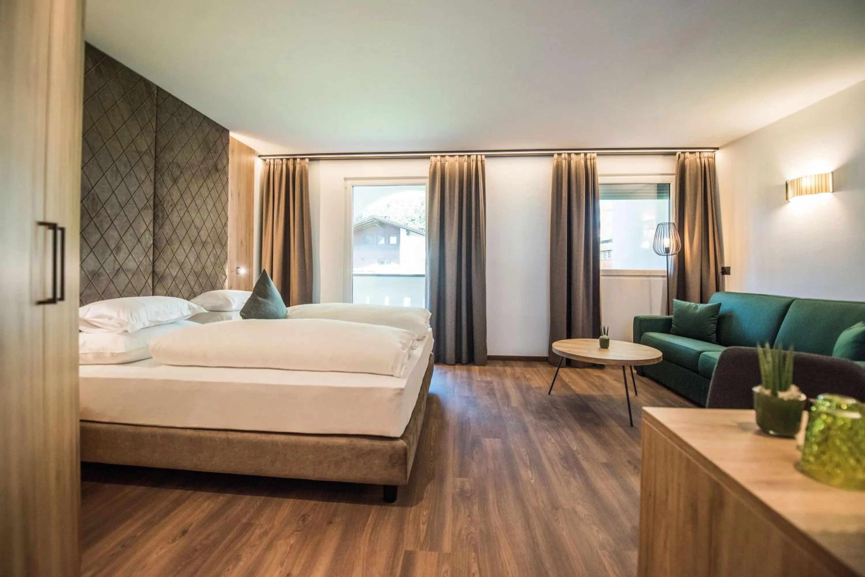 Photo of the whole room, Bed in Vitaurina Royal Hotel