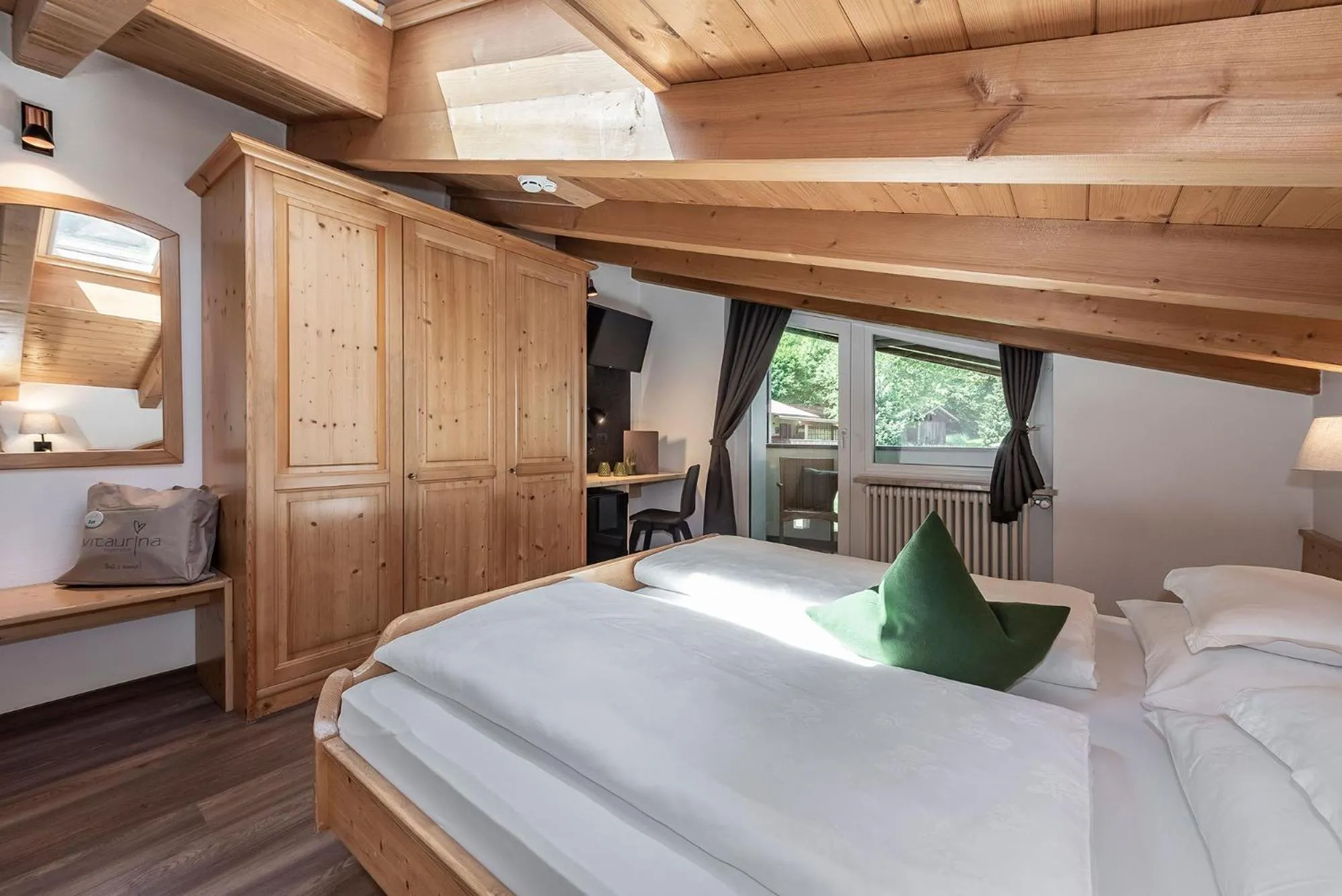 Photo of the whole room, Bed in Vitaurina Royal Hotel