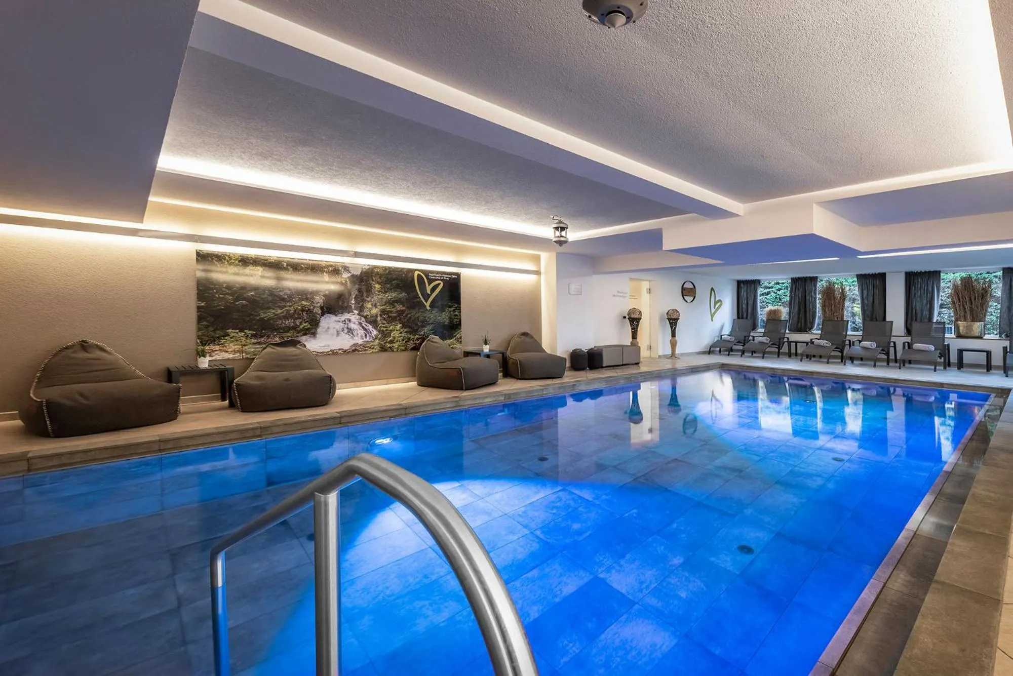 Swimming pool in Vitaurina Royal Hotel