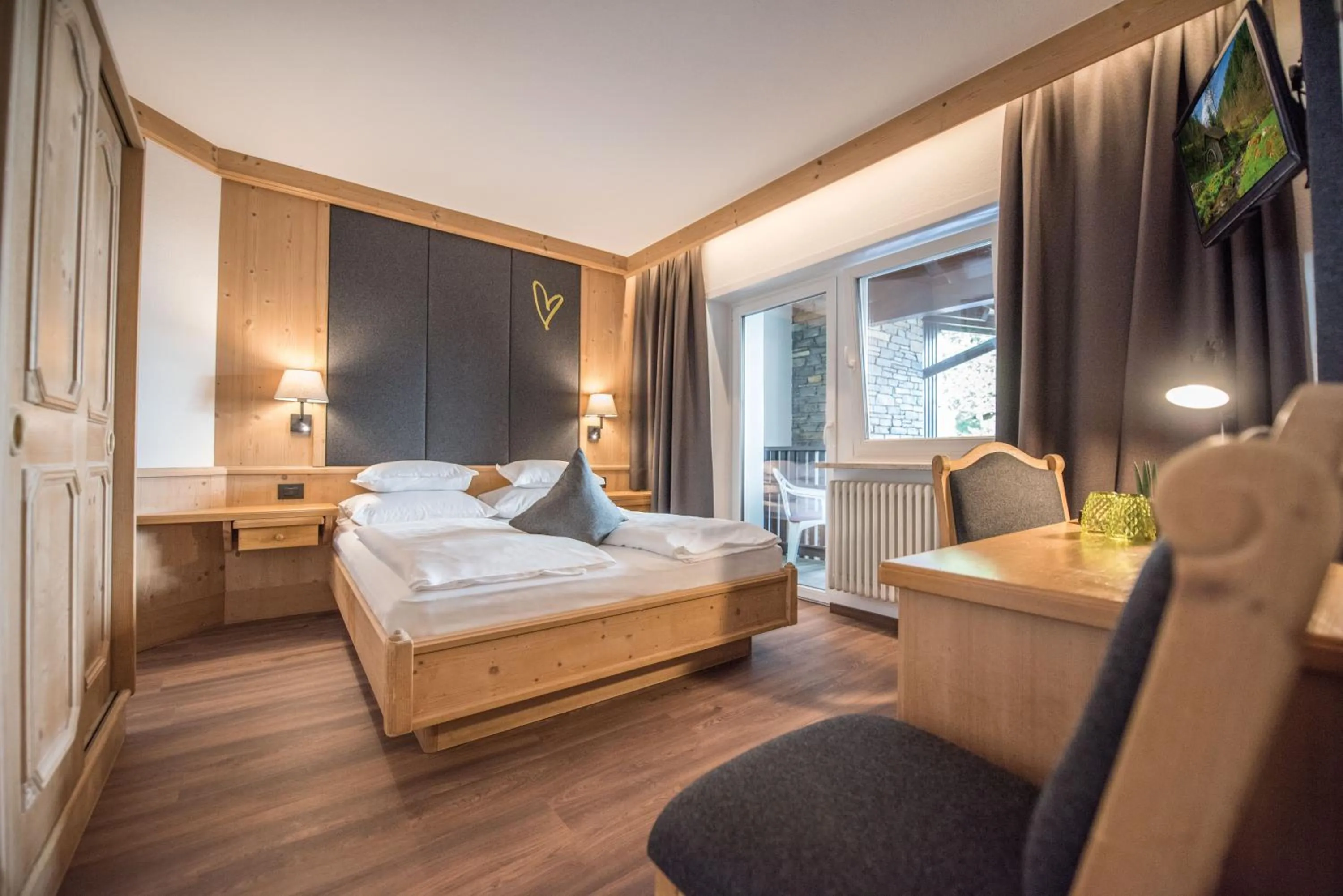 Photo of the whole room, Bed in Vitaurina Royal Hotel