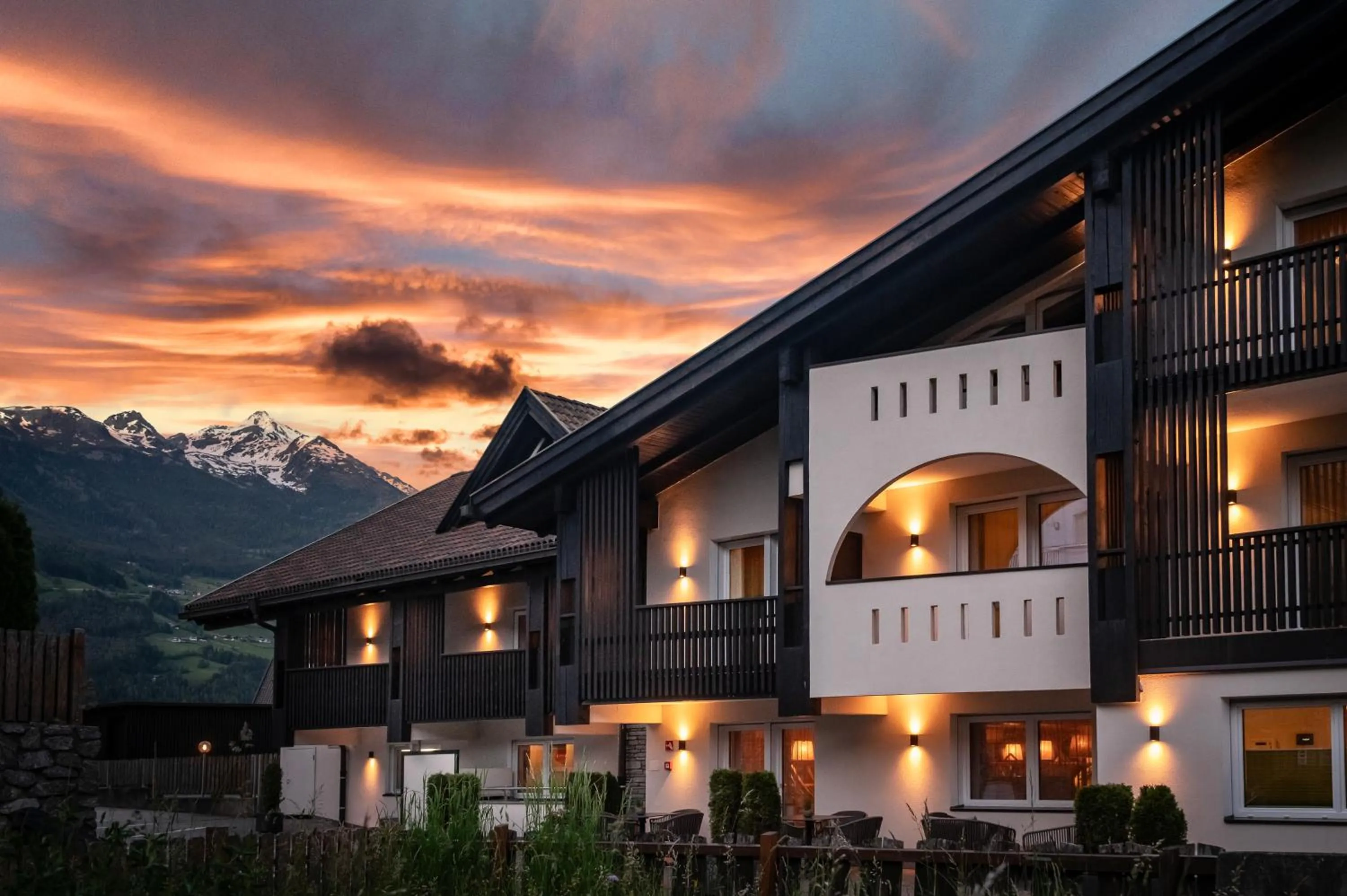 Property building in Vitaurina Royal Hotel