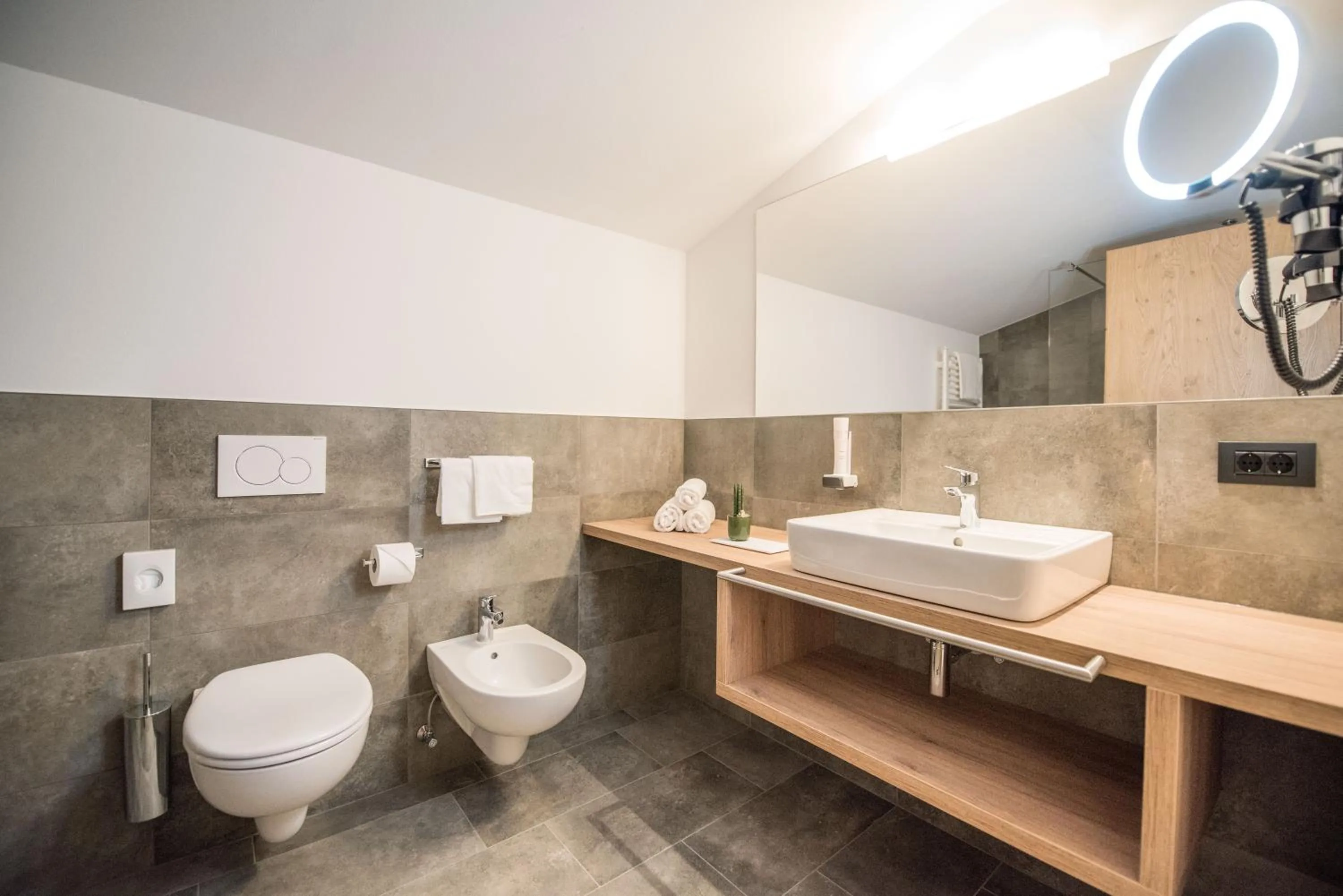 Bathroom in Vitaurina Royal Hotel