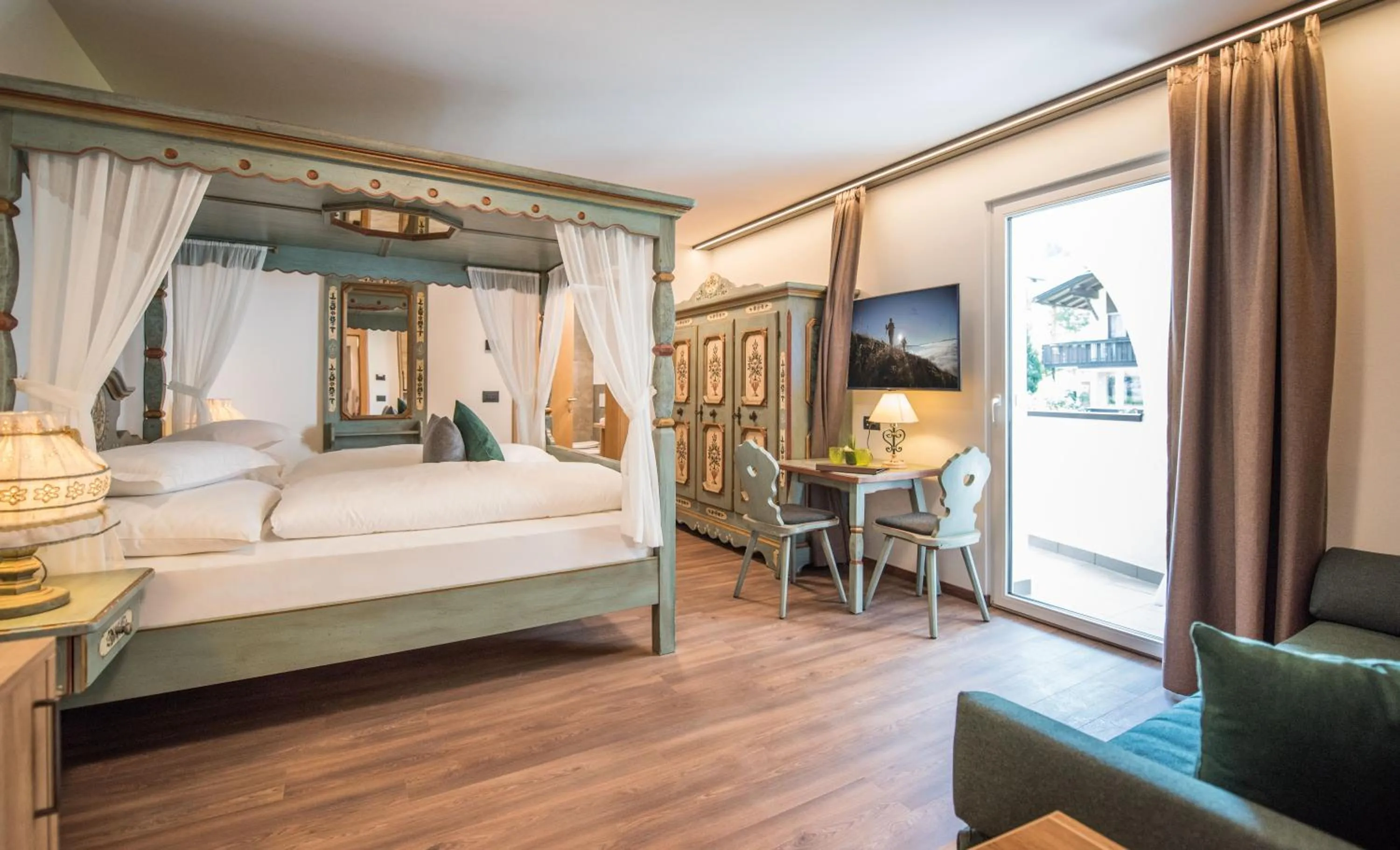 Photo of the whole room, Bed in Vitaurina Royal Hotel