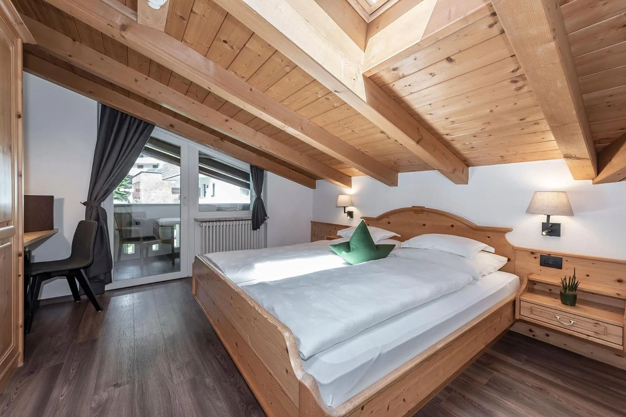 Photo of the whole room, Bed in Vitaurina Royal Hotel