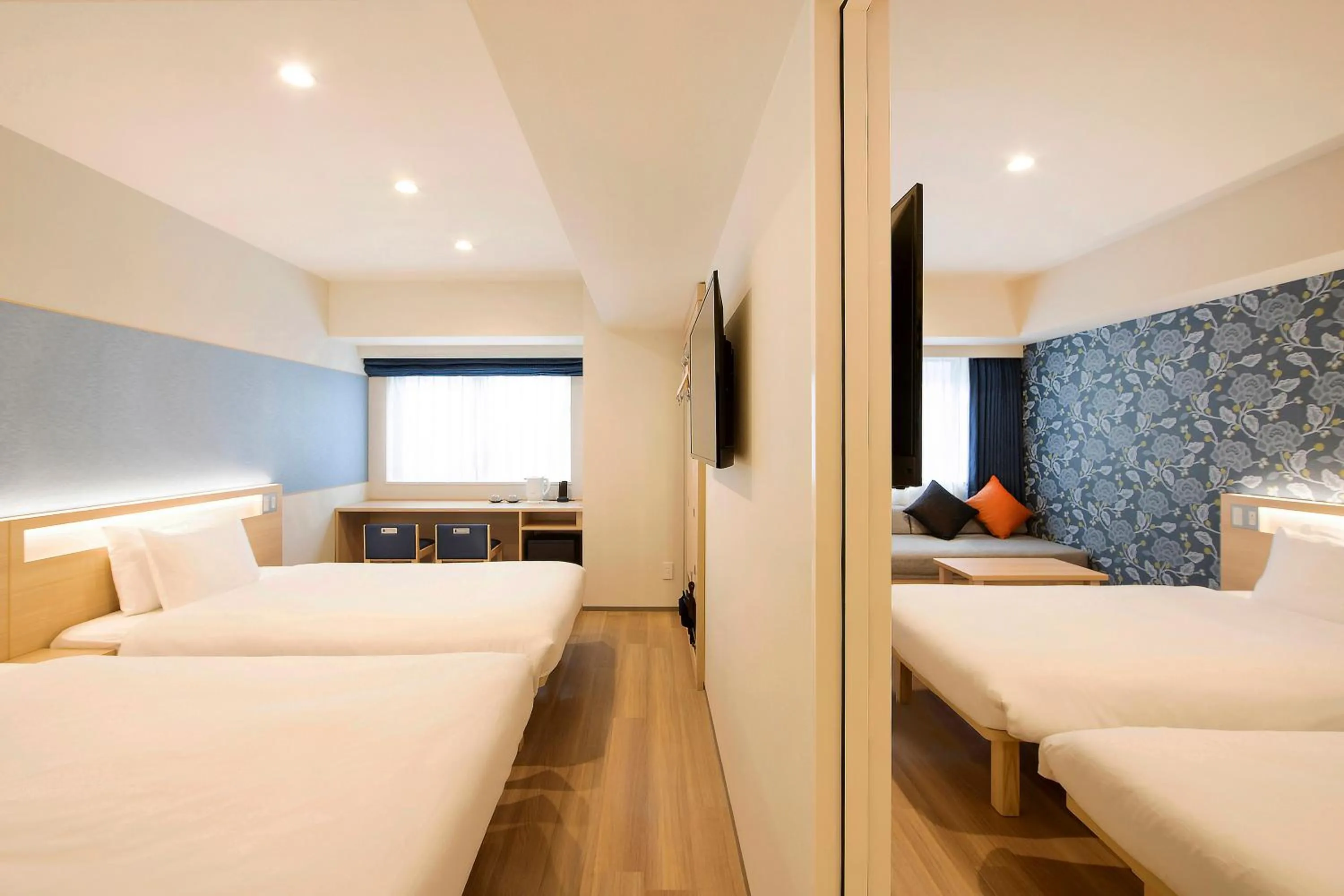 Bed in karaksa hotel TOKYO STATION