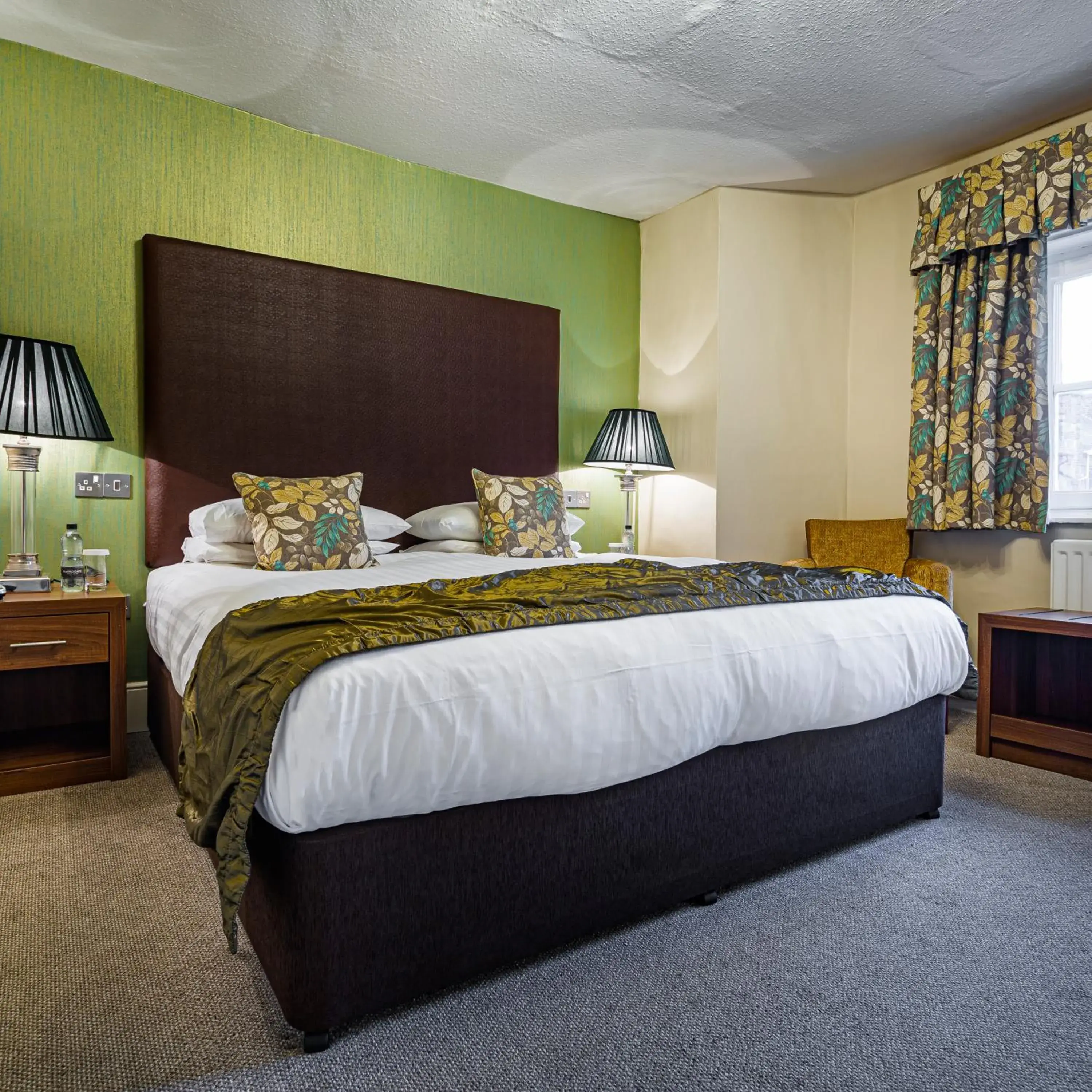 Superior Family Room (3 people) in The Royal Oak Hotel, Welshpool - The Coaching Inn Group Superior Family Room (3 people) in The Royal Oak Hotel, Welshpool - The Coaching Inn Group