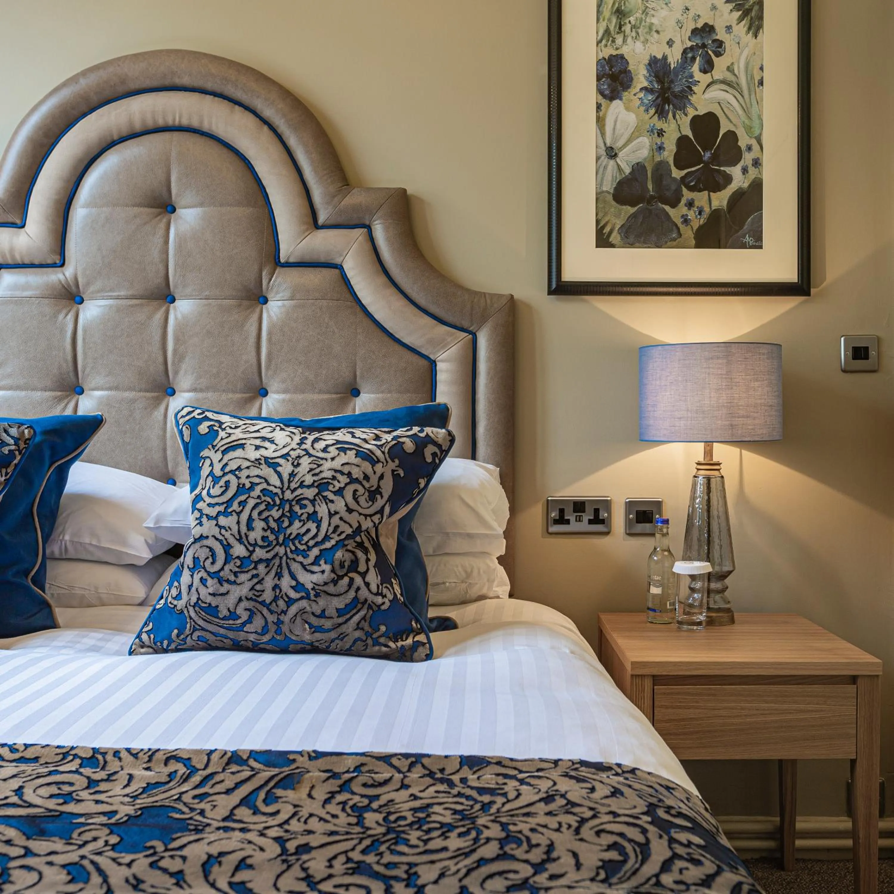 Bed in The Royal Oak Hotel, Welshpool - The Coaching Inn Group