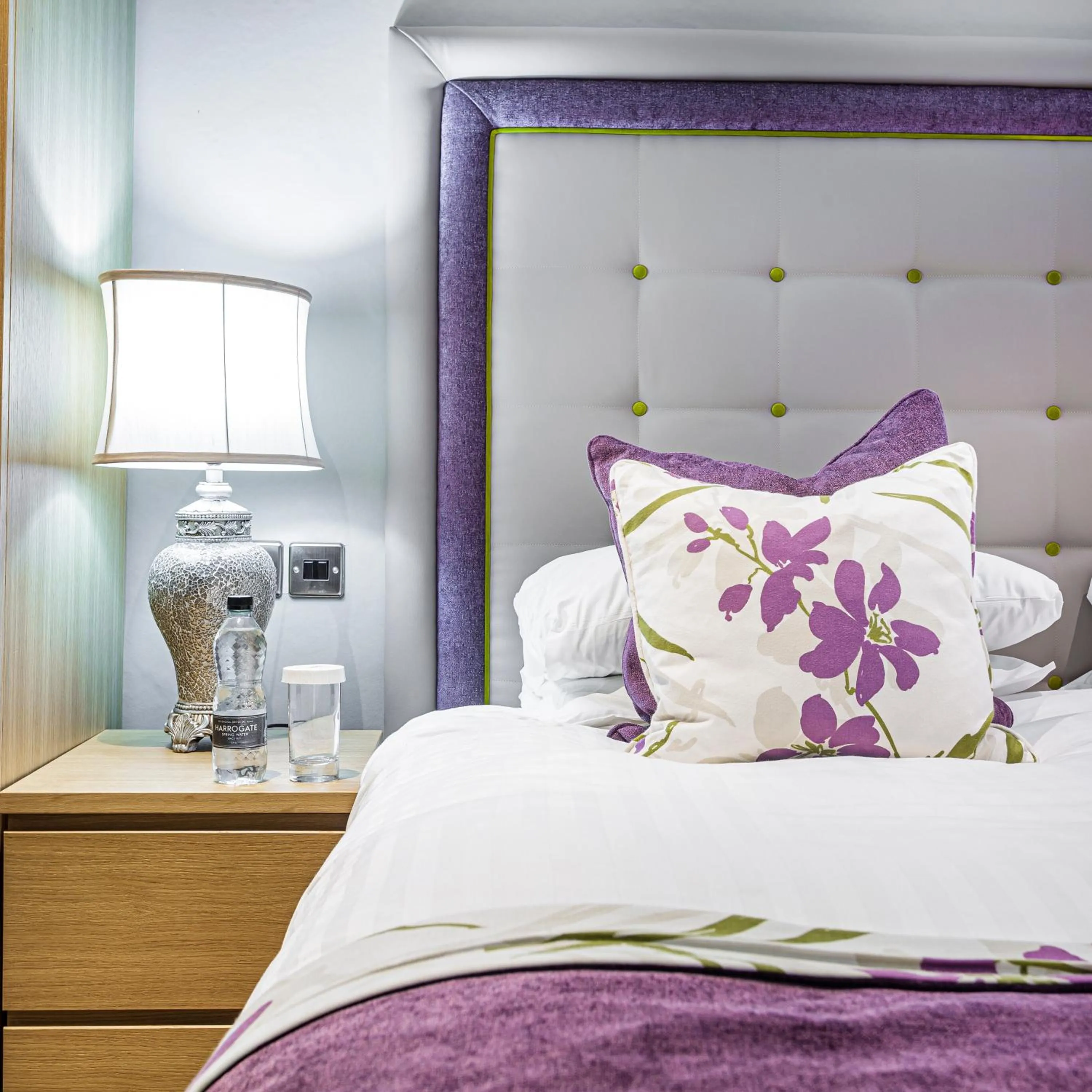 Bed in The Royal Oak Hotel, Welshpool - The Coaching Inn Group