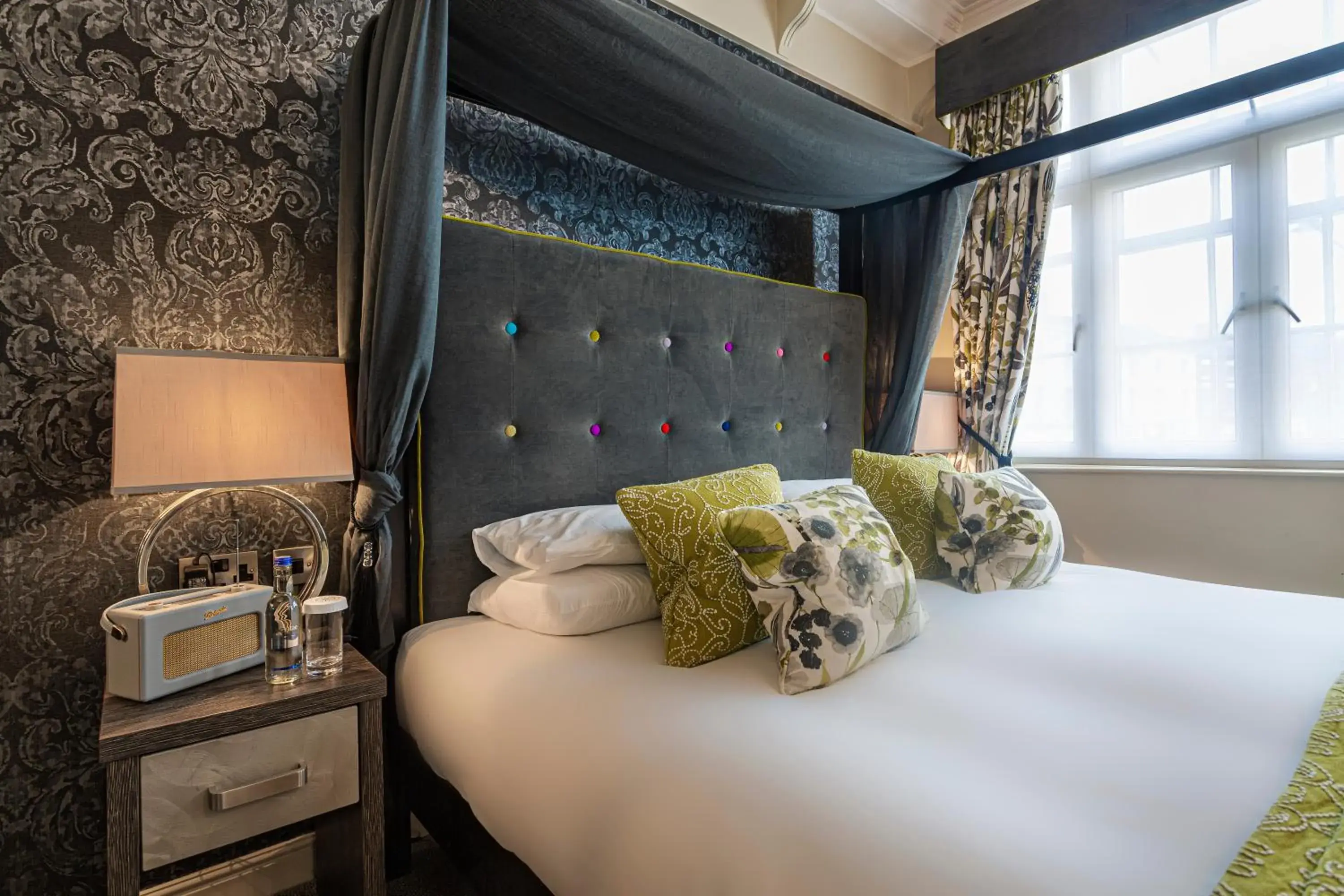 Deluxe Suite in The Royal Oak Hotel, Welshpool - The Coaching Inn Group Deluxe Suite in The Royal Oak Hotel, Welshpool - The Coaching Inn Group