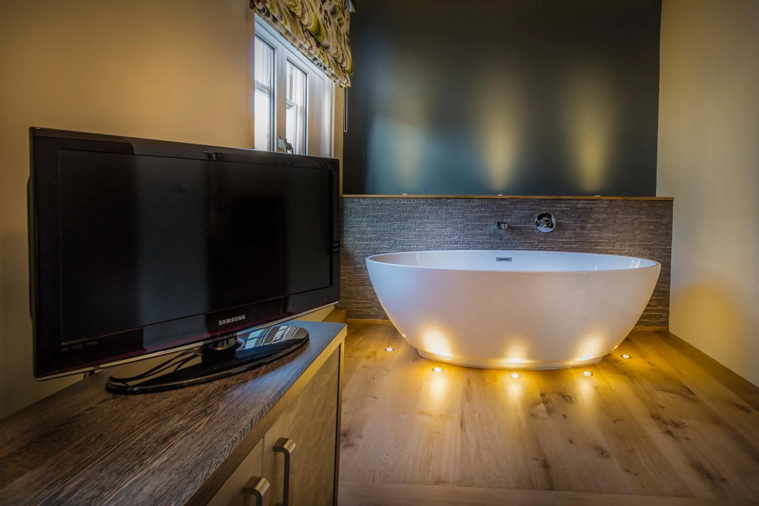 Bathroom in The Royal Oak Hotel, Welshpool - The Coaching Inn Group