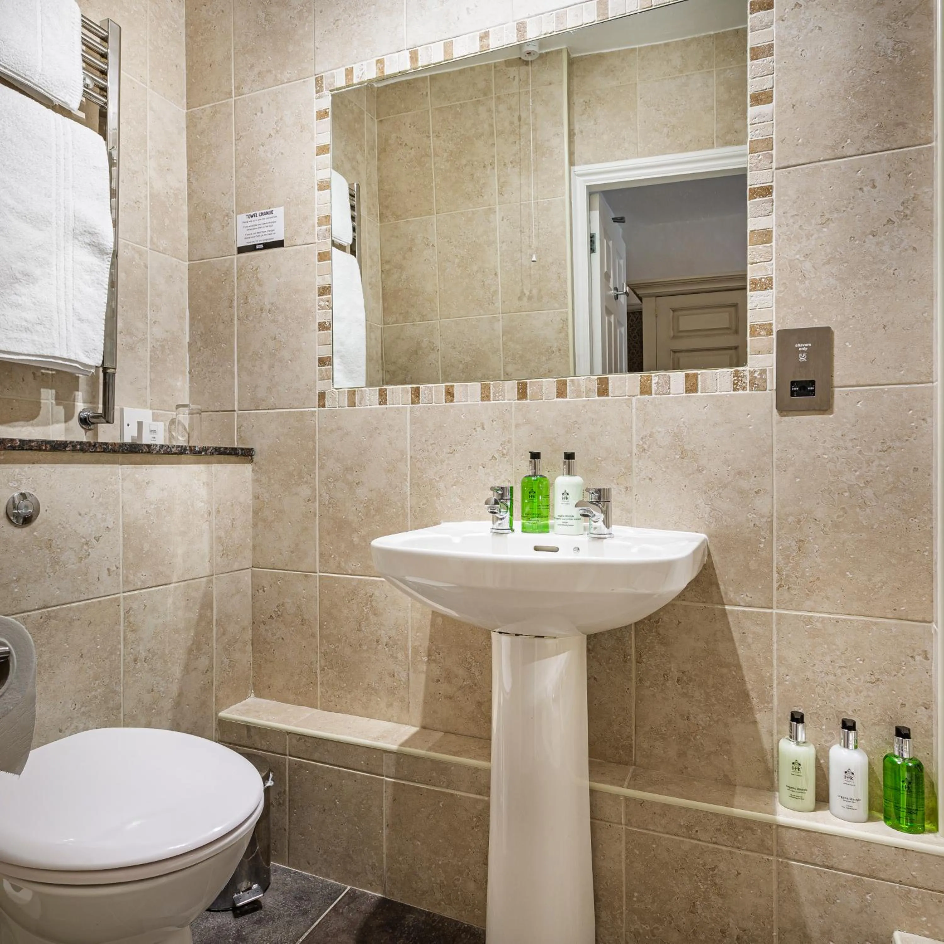 Bathroom in The Royal Oak Hotel, Welshpool - The Coaching Inn Group