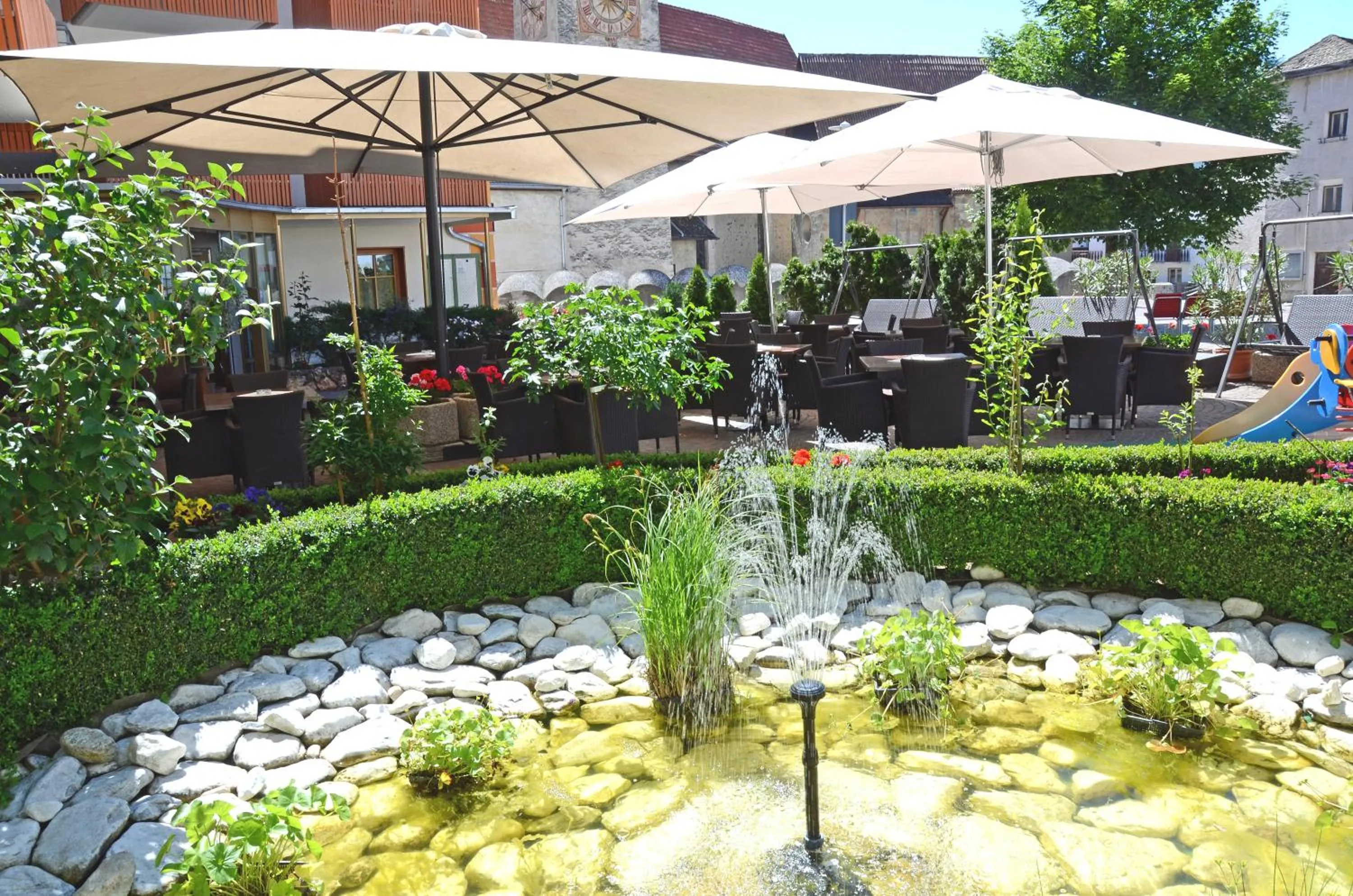 Restaurant/places to eat in Hotel Engel