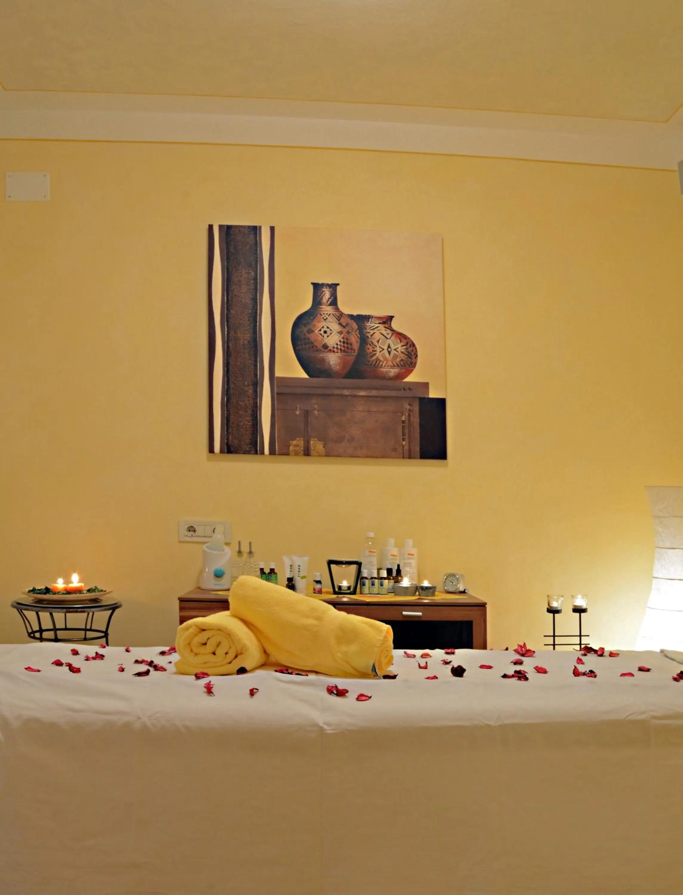 Massage, Bed in Hotel Engel