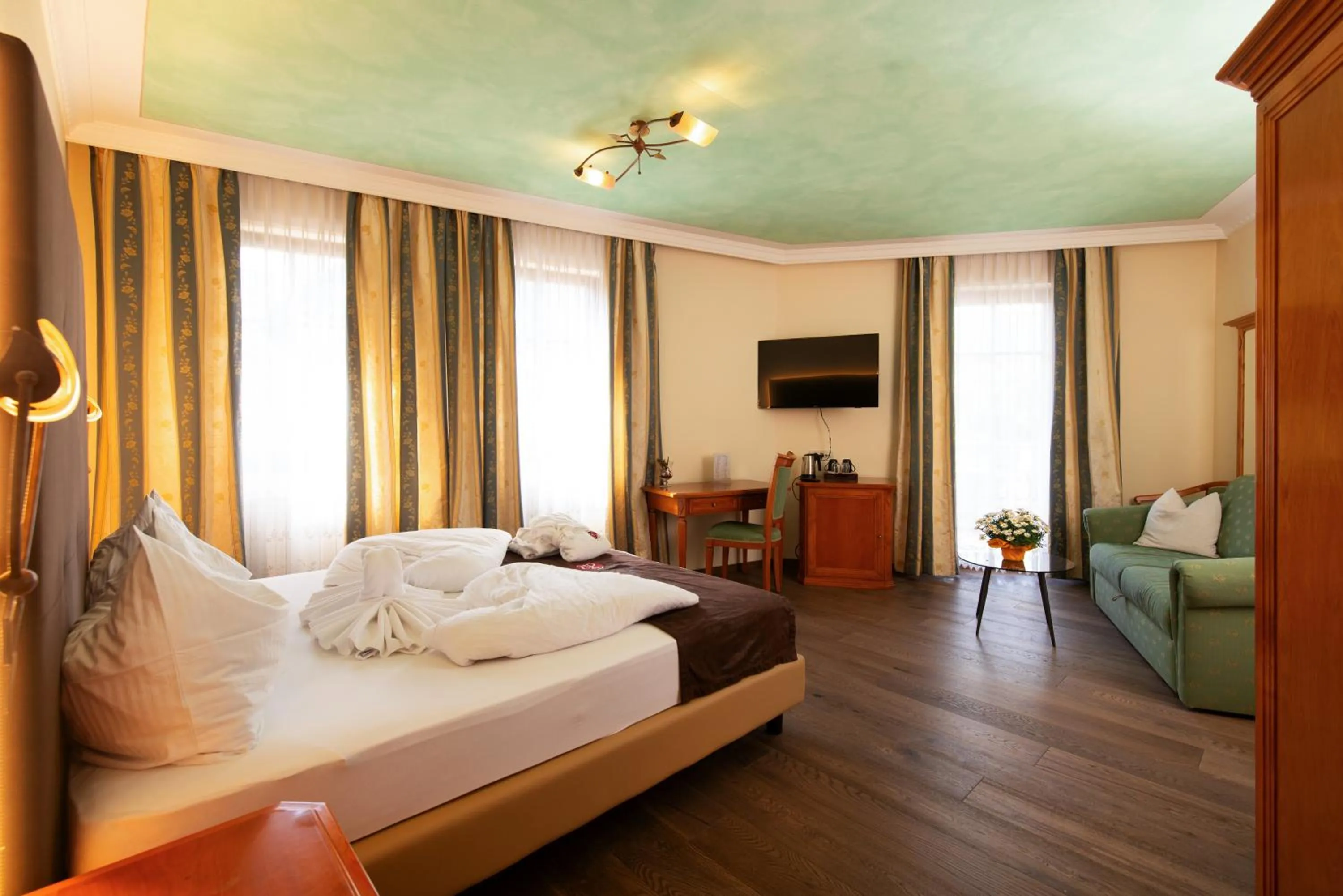 Photo of the whole room, Bed in Hotel Engel