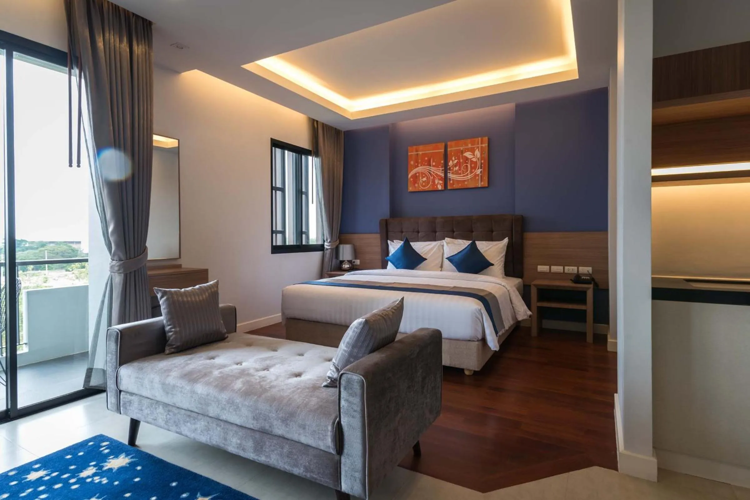 Bed in Green Ville Laguna Hotel