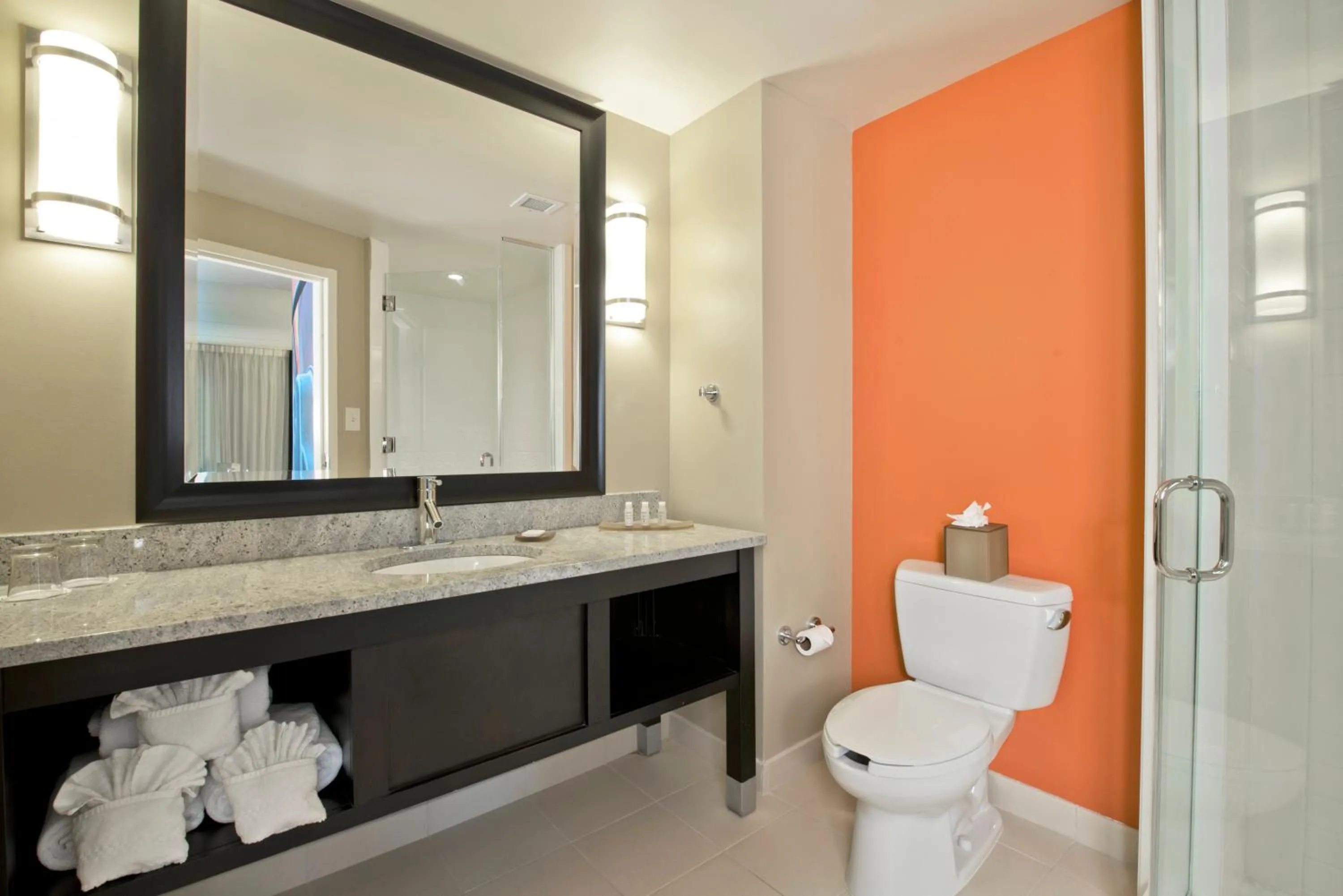 Bathroom in Hotel Indigo Atlanta Airport College Park by IHG