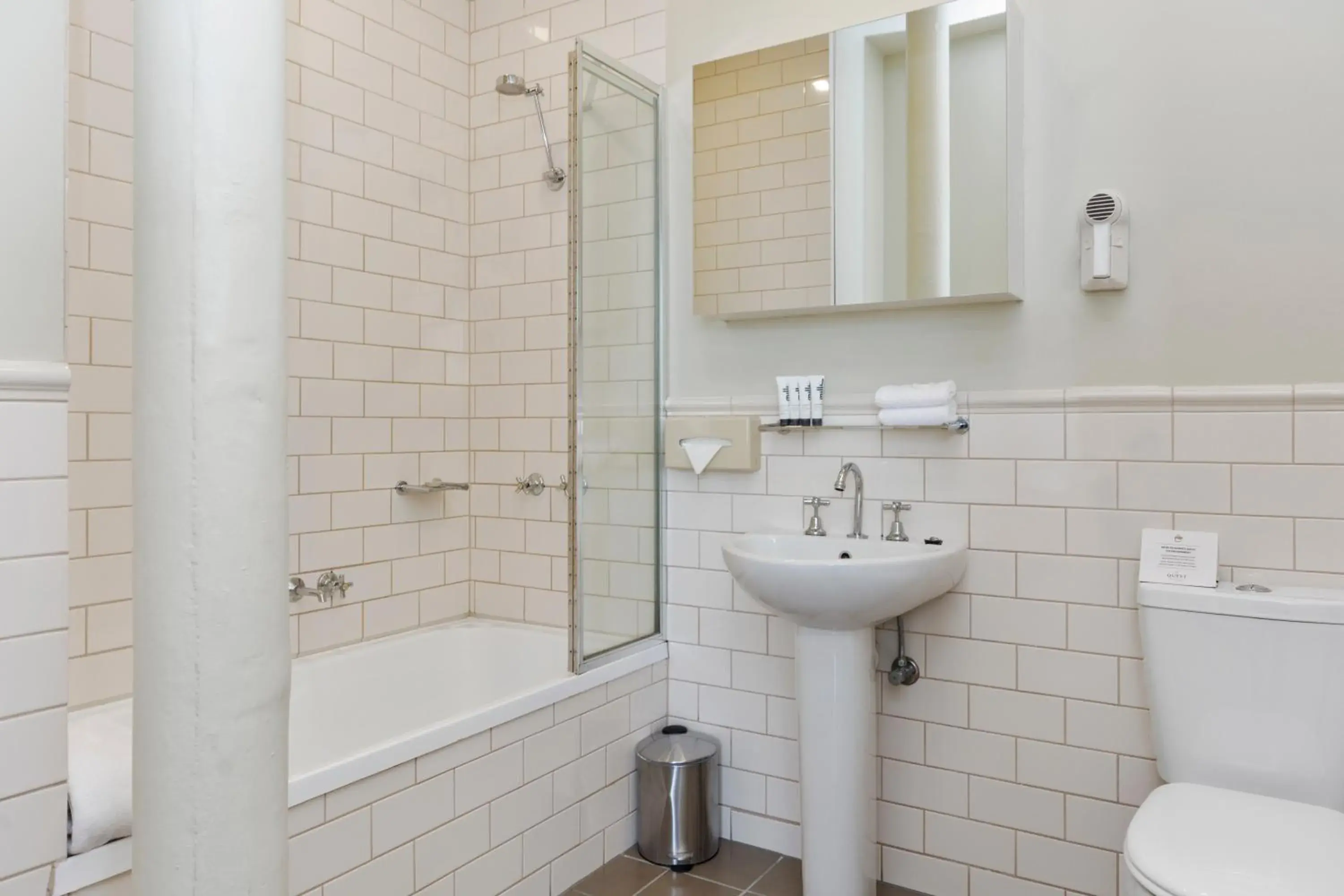 Toilet in Launceston Central Apartment Hotel Official Toilet in Launceston Central Apartment Hotel Official