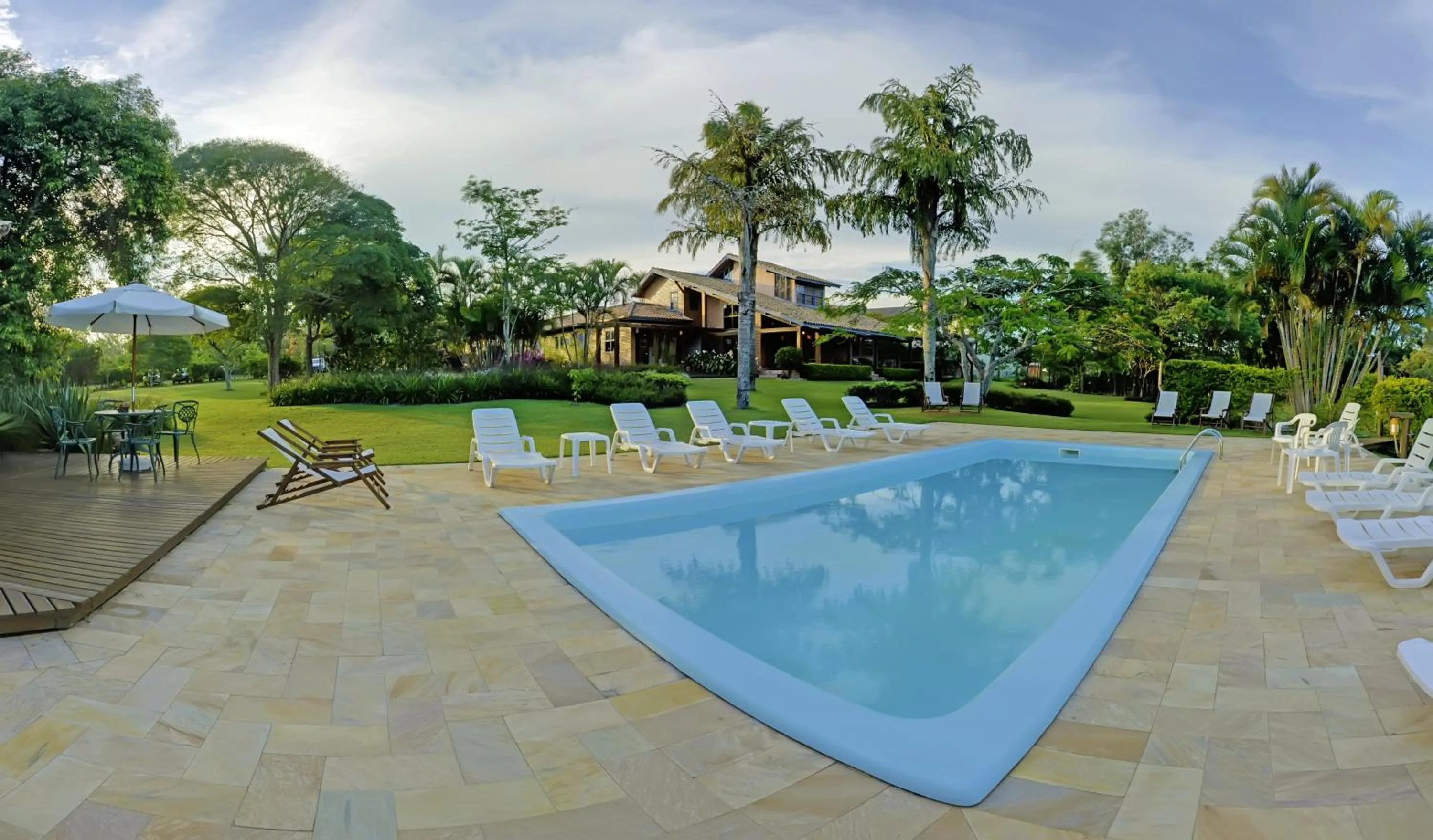 Pool view in Hotel Pousada da Lagoa - Casa Californiana