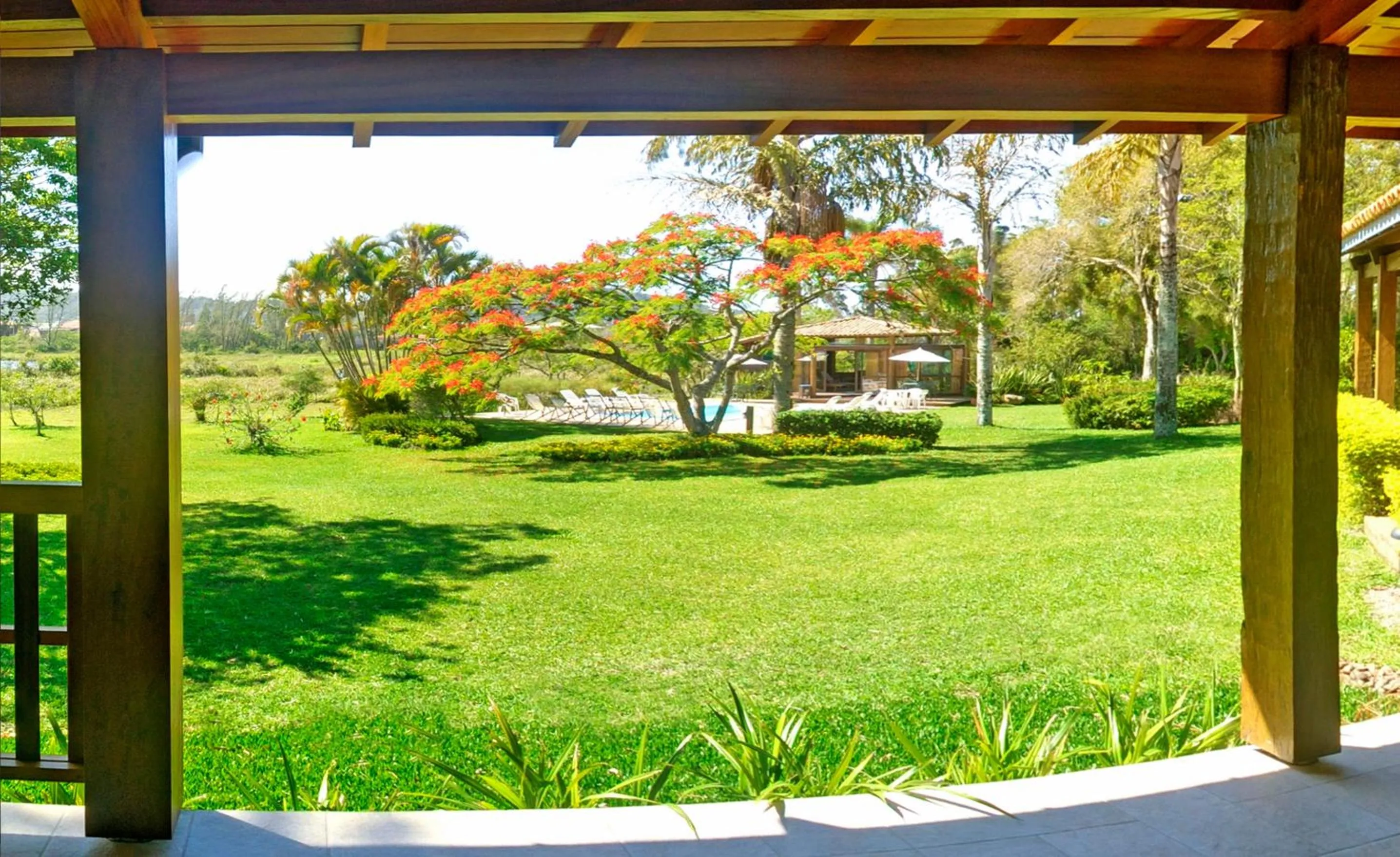 Garden in Hotel Pousada da Lagoa - Casa Californiana