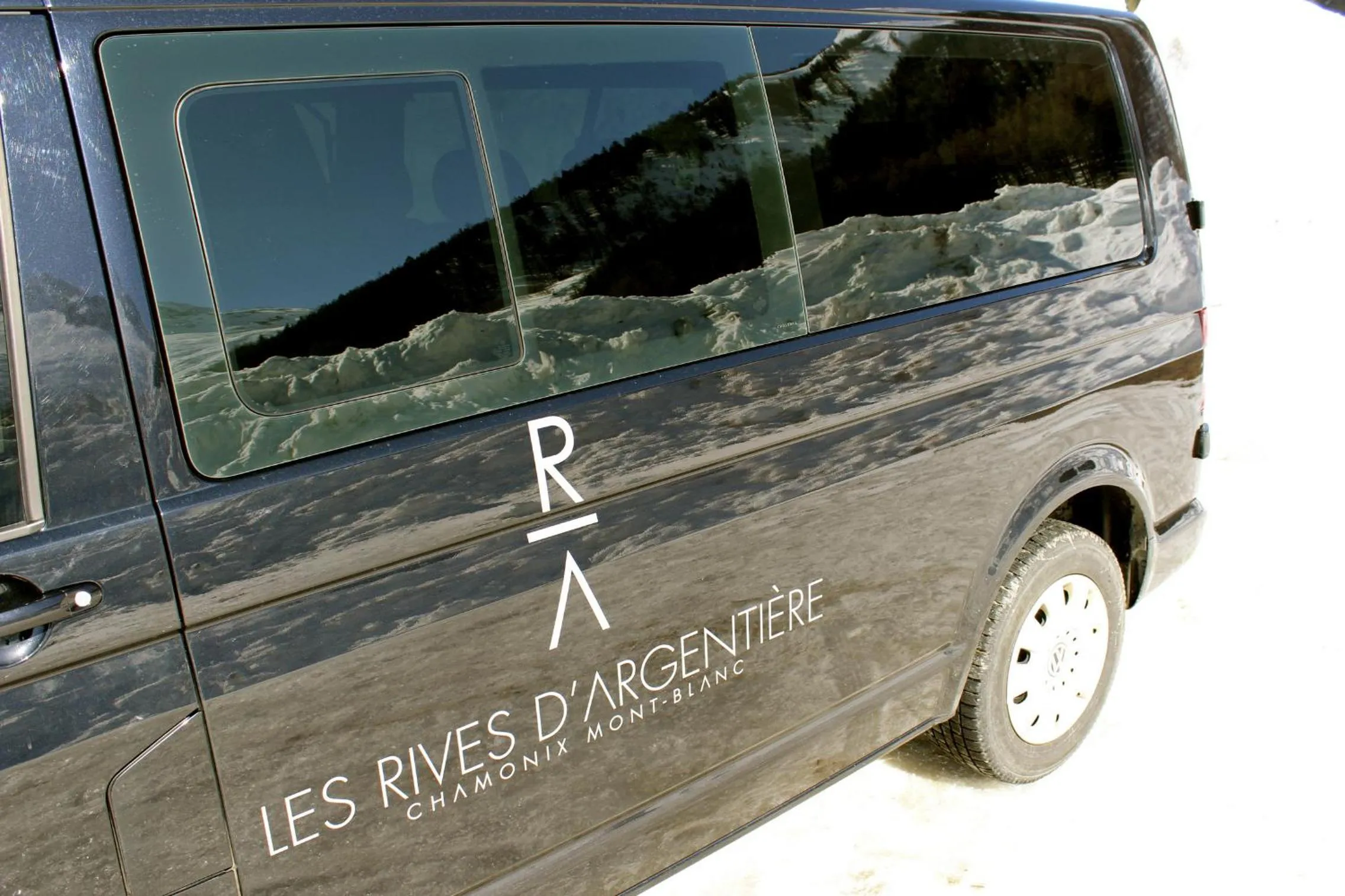 Property logo or sign in Les Rives d'Argentière